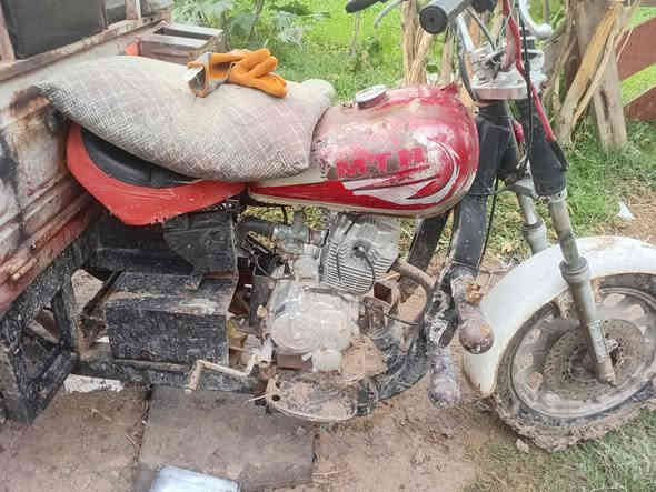 سلام عليكم شباب ستوتة البيع موديل ١٤اوراق اصولي محرك ٢٥ ستوتة خير من الله عوزهةبس كلوبات السعر ٨٠٠ وبيهة مجال مكاني بعكوبة التحرير التصال ***********
