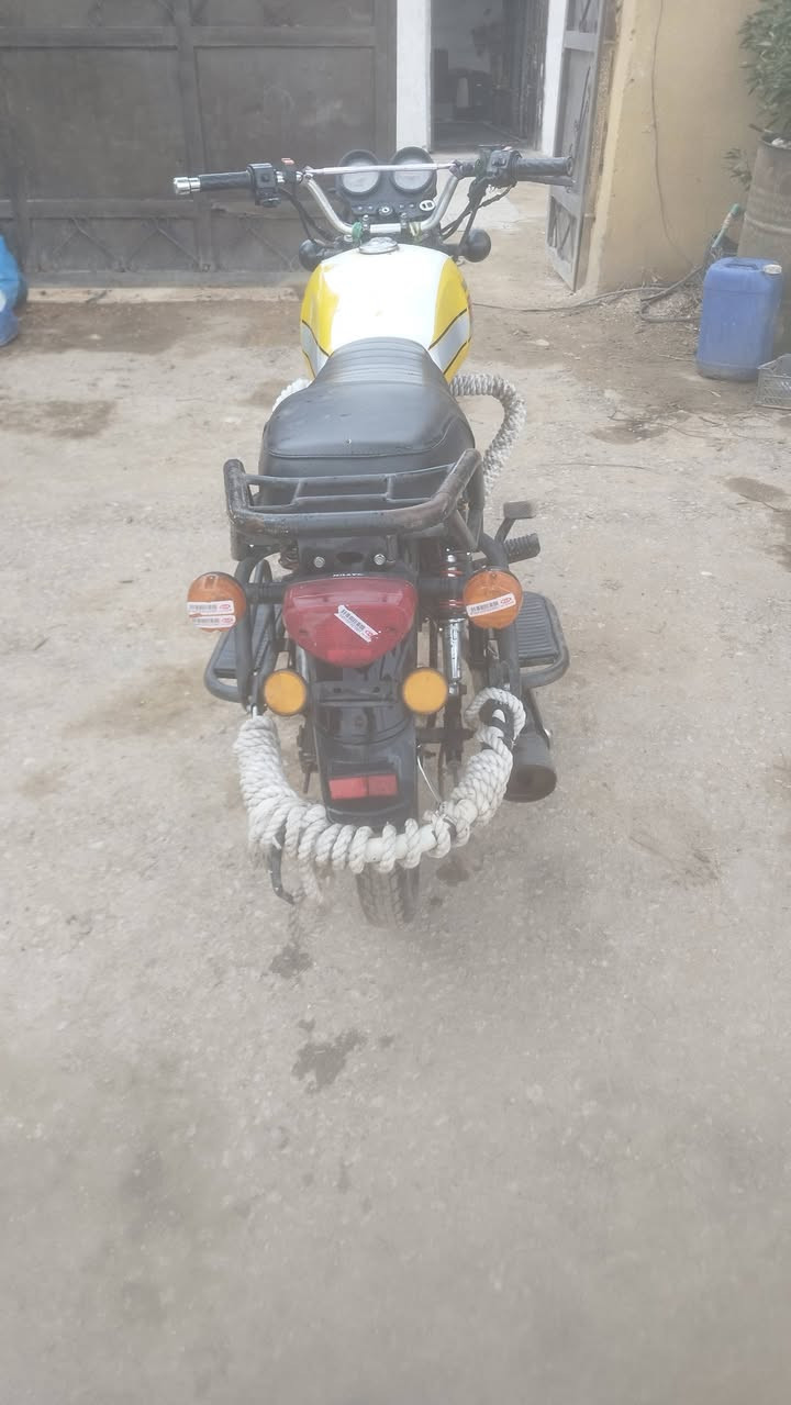 سلام عليكم دايون 2022 محرك200 وراق سكنر  سعر 1150 المكان حله جبله ***********
