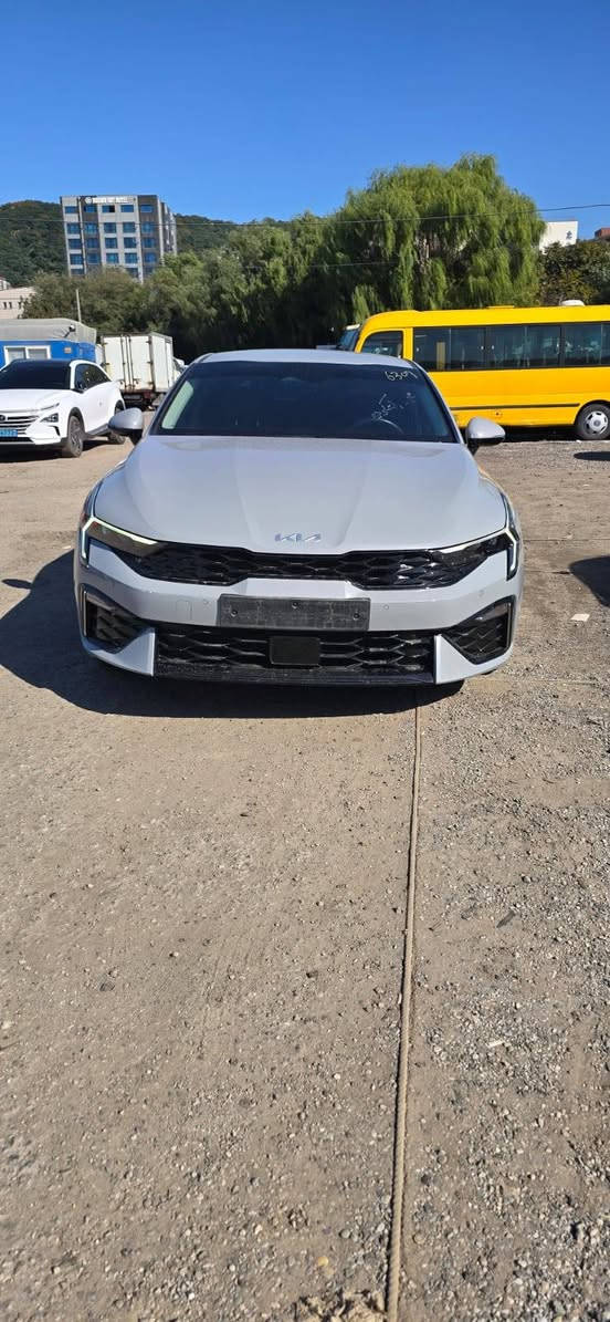 كيا k5 موديل ٢٥ كفالة 
محرك ٢٠٠٠ غاز 
السيارة مكفولة كفالة عامة فول مواصفات 
السعر $ ١٧٥ للميناء بدون كمرك تدخل بكتاب شهداء 
***********
0781791115q
مكتب الربان للسيارات الكورية الديوانية نهاية الشارع الخدمي حي الجامعه٠
