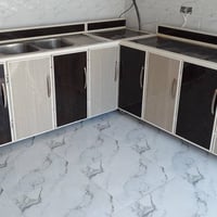 كاونتر قطعتين • مع سنك • قابل تفاوض