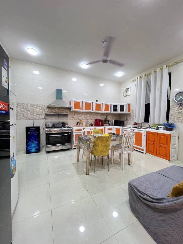 🏗️🧱 دار للبيــــــــــع 
بدايــــــة زويـــــــر قــــــــرب الجســـــــر 
تقسيـــــــٰـم حسيــــــــن رضـــــــا الثانـــــــي 
(شارع 10م تبليط)

________________
المساحــــــة // 200م #طابـــــو #زراعـــــي #سنـــــد25 
الواجهـــــــــة // 10م
النــــــــــــــزال // 20م
________________
🏗️🧱#البنــــــــــــــاء 
غرفتيــــــــــــن وصالـــــــــــة وهـــــــــــول ومطبـــــــــخ ومجـمـــــــــع صحيـــــــــات وگــــــــــراج وحديقــــــــــة ...

________________💲
السعـــــــــر مناسب نسبتاً لأسعار المنطقة    
________________💲

#مكتـــــــــب
           🏗️🧱أمــــــــلاك بابــــــــل للعقـــــــار🧱🏗️
#الكائــــــــــن
   شارع_الكرامة_قرب_الضريبة_مقابل_التخطيط_العمراني
          ***********📞☎️📞***********

_____________________________________________
#أملاك_بابل_للعقار
#بيع #وشراء #العقار #الدور #دار #منزل #منازل #بابل #الحلة #حي_الصحة #زوير_الغربي 
#عقارات #دار #دور #اراضي #للبيع #زوير #زراعي
 #سند٢٥ حلة, بابل
