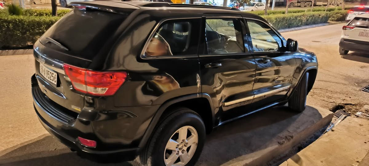 لون اسود قتران
ماشية 184
سيارة شوية جاملخ الخلفي بدو دواخل  و شبرين بالباب
گير و محرك بشرط 
دفع رباعي 
سنوي جديد ٤ تايرات جديد 📮
سيارة حلوة ونظيفة 
ماتحتاج مصروف جاهزة 
مكينة كير شرط
مكان/ قضاء بردرش
***********
