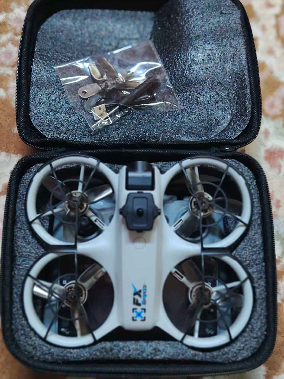 سلام عليكم 
درون AIRCRAFT  درون حلوة ومرتبة 
سعرهة 150الف معة التوصيل وبيهة مجال 
واذا تريد وجهان لوجه مكاني نجف الاشرف 
تجي وياهة 
بطاريات 2
وريش احتياط 
وشاحنة 
وغراض اخرى 
هاذة رقمي ***********  بي واتساب
