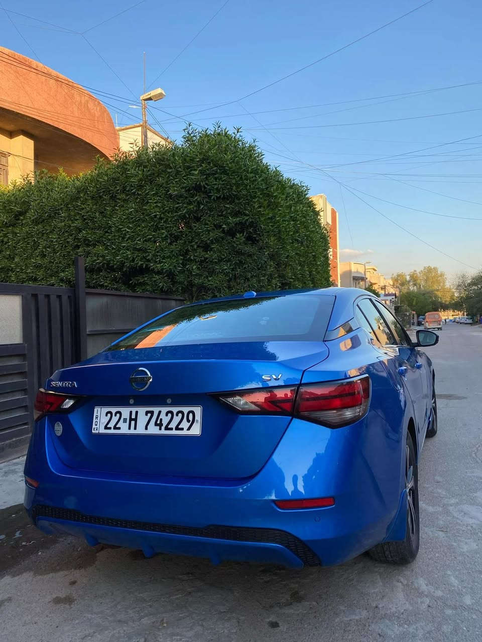 السلام عليكم
نيسان سنترا 2020 مواصفات SV
رقم اربيل الجديد 
لون ازرق بحري جميل جدا 
السياره جديده بعدها 
مواصفات  

مواصفات sv 
محرك 2000 
بصمة تشغيل 
بصمة ابوب 
رادار امامي خلفي جانبي
قيادة ذاتيه تحديد مسار
شاشه ايباد تدعم كار بلي 
كامرا خلفيه دواره 
حساس خلفي
فول تحكم استيرن جهتين
كروز سرعه 
سايد بريك بالرجل 
وباقي المواصفات معروفة Sv 

‎نظام Eco + Sport

الضرر جاملغ خلفي بسيط جدا بدون دواخل صبغ

السعر 132 وبيها مجال بسيط 

مكان السياره بغداد - شارع فلسطين  

0771 846 3585
