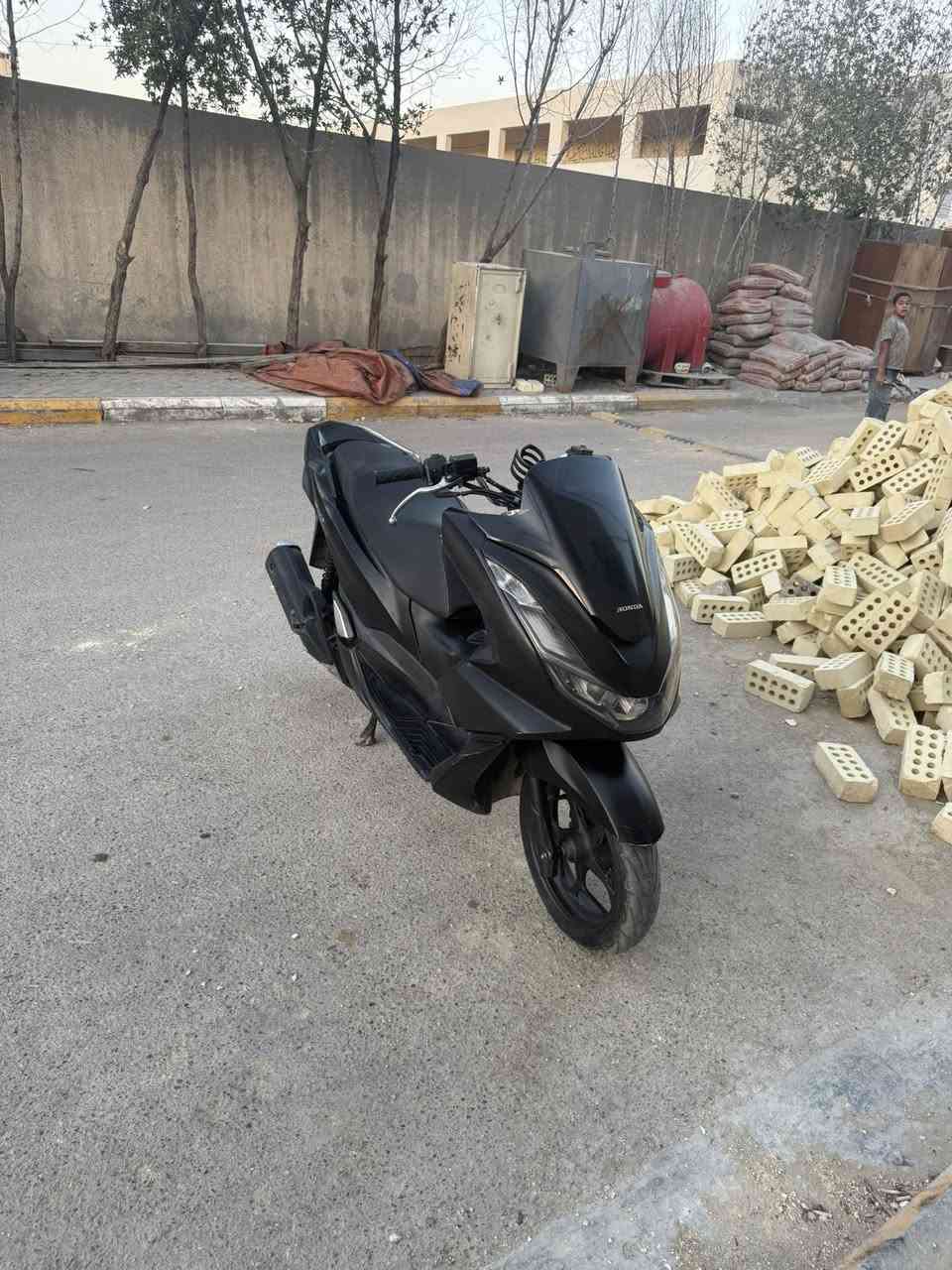 السلام عليكم شباب دراجه للبيع بي سي اكس جيل رابع العنوان مدينة الصدر قطاع ثنين للاستفسار ***********

