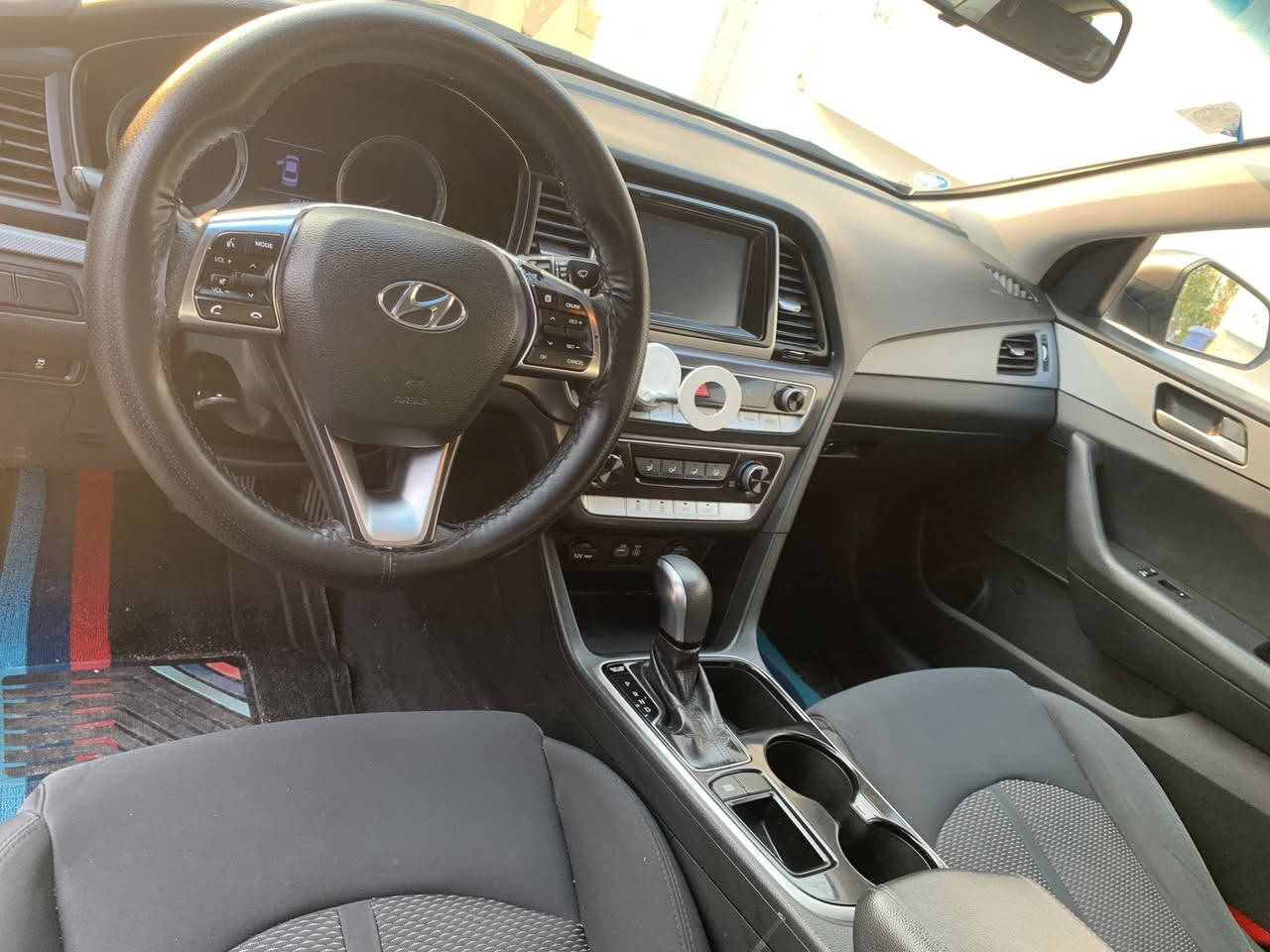 سوناتا 2018
-وارد امريكي ليبل واحد حادثها فقط دعامية خلفية وشوية قبق جنطة واضحة بالصور 

-رقم بغداد انكليزي باسمي ثاني يوم مداور

-كير AT االمرغوب 

-مكينة GDI عزم قوي واصراف اقل 

-موصفات se 

-شاشة وكامرة وتحكمات ورادار وباقي مواصفات ال se معروفات 

سيارة كلها على حالة البلاد استخدامها كلش قليل من الدوام للبيت ماشية 83 الف 

 

- مكاني النجف الاشرف @

للتواصل واتس اب 

 

***********
