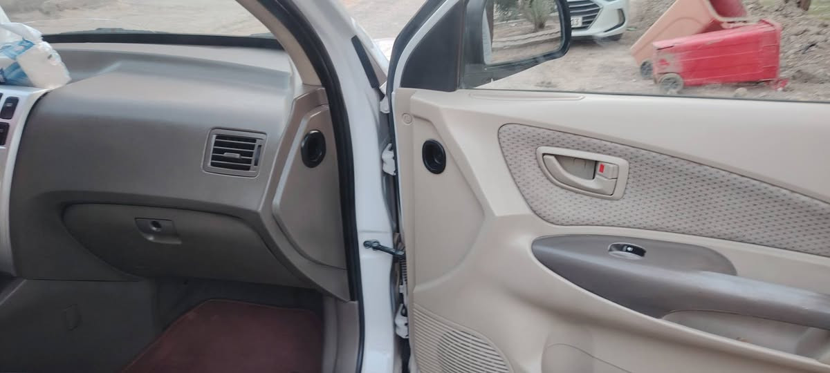 السلام عليكم ورحمة الله هونداي توسان موديل ٢٠١٠ رقم اربيل تحويل وكاله مضمون محرك وكير وتبريد مكفول حداديه كلش تمام تخم تاير جديد تبريد ثلج وي السويج غرفه حلوه داخل بيجي السياره مكفوله من الضربه واالصبغ فقط دعاميات السونار مرفق بل منشور مكاني بابل القاسم *********** السعر ١٠٦ وبيها مجال انشالله للشراي
