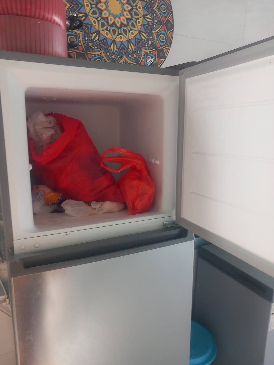 ثلاجة للبيع نضيف جدا سعرهة ٤٠٠ مع المجال القليل


**إذا كنت صاحب هذا الإعلان وتريد حذفه لأي سبب، رجاءا أرسل رسالة إلى الدعم الفني**