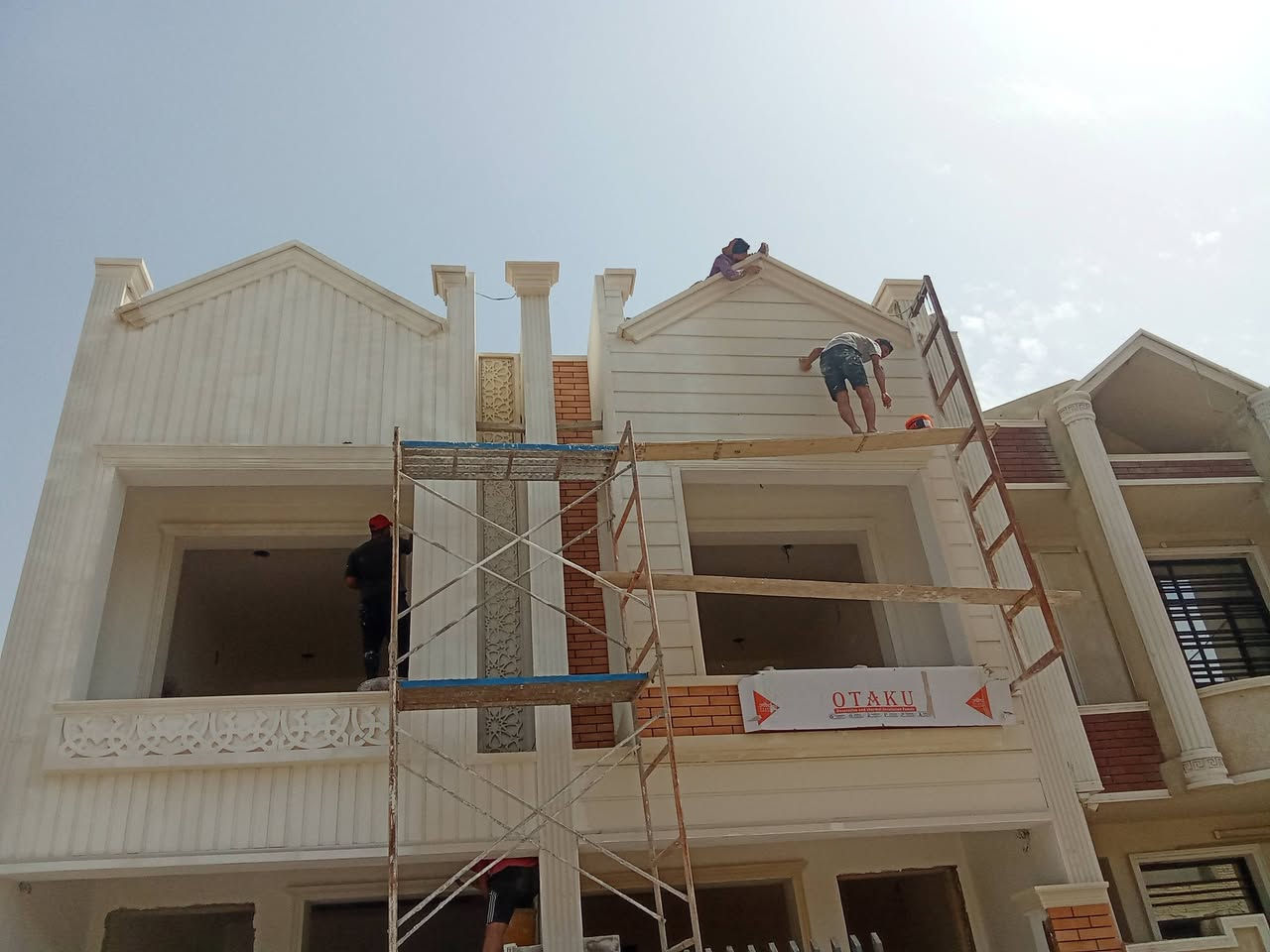 كادر واجهات لبخ وطلس وتغليف فوم وتطعيم الاواجهات ***********

