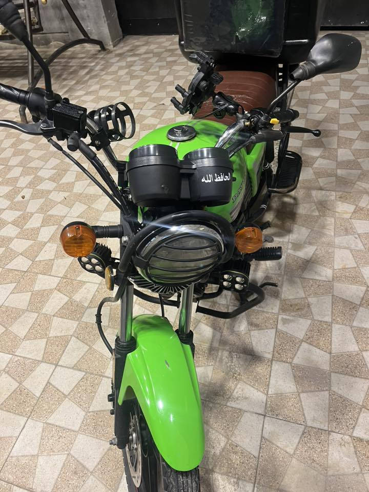 السلام عليكم دراجة دايون موديل 2023 مكينة حجم 200 رقم انبار انكلزي سنوية جديدة +هزة تحويل ثاني يوم  كهربائية الدراجة كلة شغالة بس السلف واكف او عطل بسيط 
الدراجة حلوة ونضافة عنوان/ الانبار فلوجة / رقمي فقط واتس *********** / سعر الدراجة مليون850 وبية مجال بسيط
