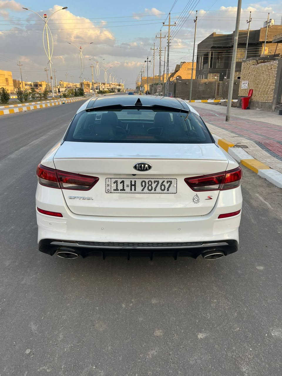 السلام عليكم 
كيا اوبتيما 2019 أمريكي حادثها جاملغ وبنيد مبدلات والباقي كفاله رقم بغداد تحويل فول مواصفات للاخير واحد على واحد ماشيه 90 الف 
محرك 2400 كزوزين 
السعر 153 وبيها مجال الشراي يتصل وبلخدمه *********** مكان السيارة ناصريه مركز
