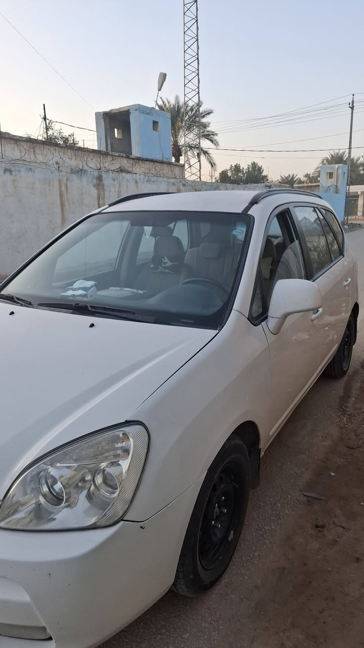 كارنز موديل ٢٠٠٩ للبيع او مراوس تخم ويل وتايرات حدادية وره وكدام ادامة كاملة متذب عليه ربع تبريد كير جديد 
بيع كم قطعه صبغ ابيع حزام ١١٧ وبيه مجال رقم مميز تريد وكالة او مداور 
***********
