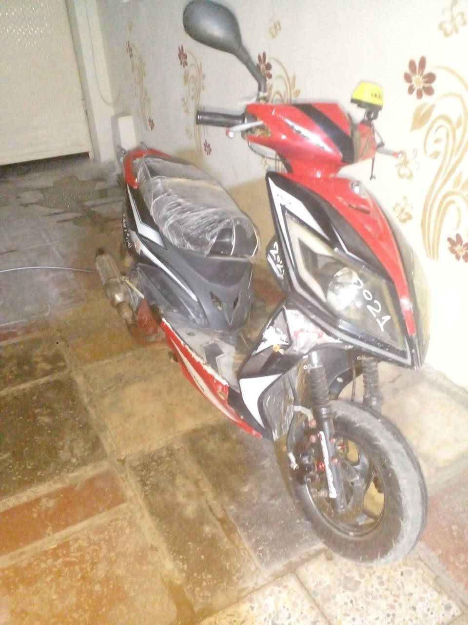 السلام عليكم لبيع سكنس سوبر دراجه كلش نضيفه محرك وكهرباءيات ودبلات وشاصي مكفول صلنصه رياضيه دبل بوشه شوته رياضيه صجم رياضي لايت زنون السعر ٤٠٠ وبيه مجال مكاني ديالى شهربان


**إذا كنت صاحب هذا الإعلان وتريد حذفه لأي سبب، رجاءا أرسل رسالة إلى الدعم الفني**