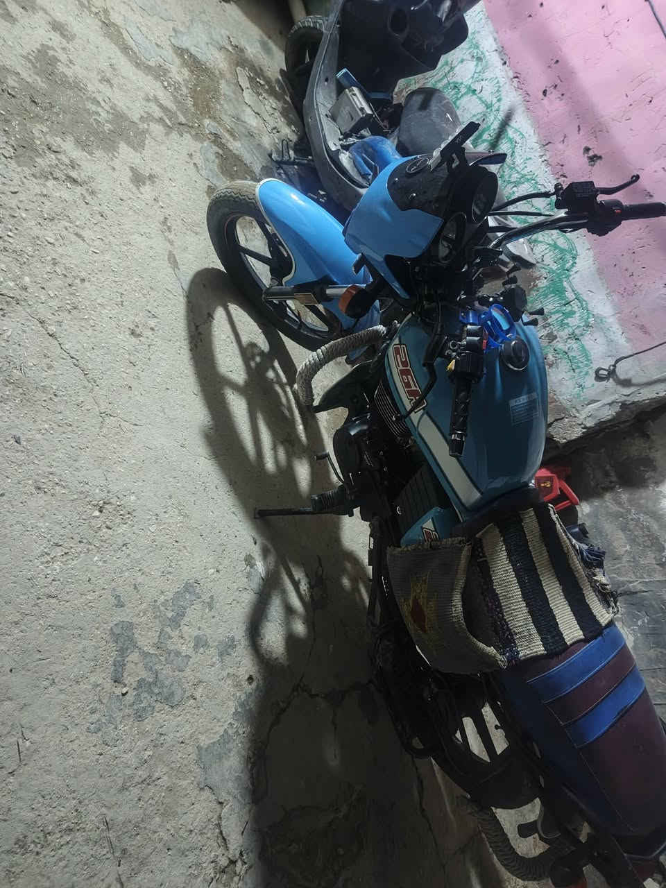 خوان دراجه دايون موديل 22 وراق سكنر دراجه جديده وحوه ما مفتوح عله وصع شركه سعرر 900 لمكان كربلاء حي لغدير ,***********
