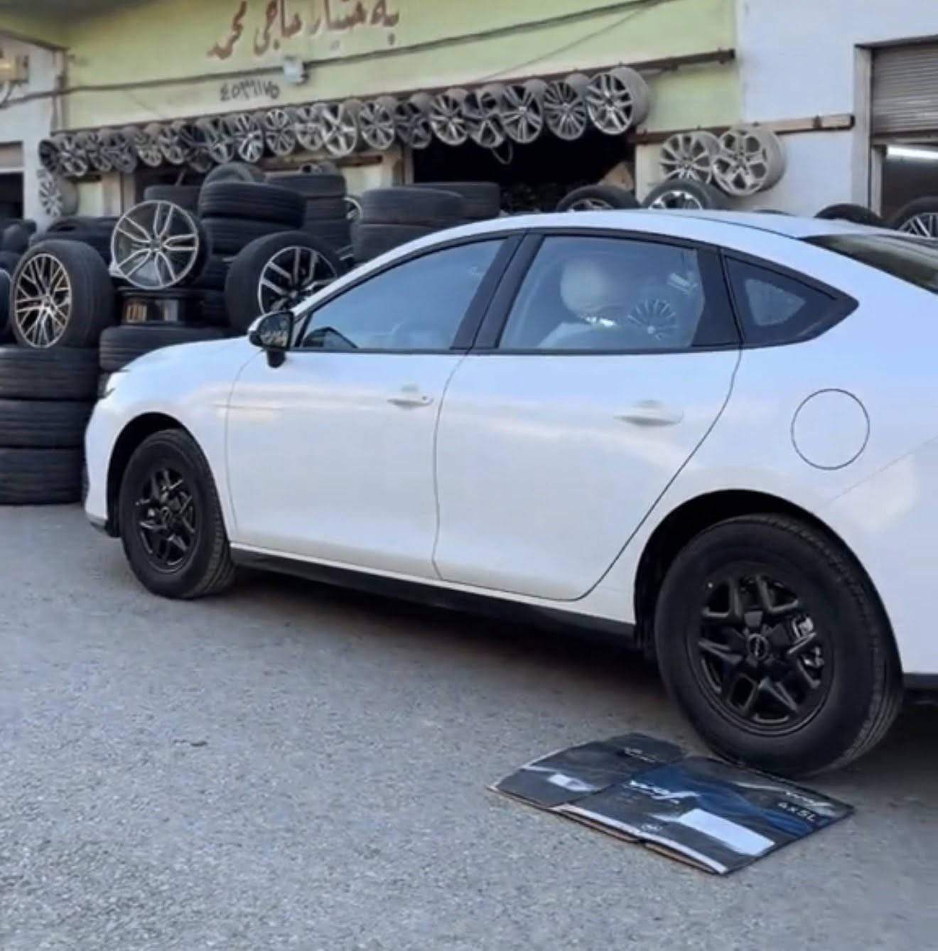 السلام عليكم 
اخوان عندي ويل وتايرات بي وايد دي اصلي موديل 2025 ماشي بيهم تقريباً 400 كيلو بعدهم جديدات 
مراوس بويل رياضي 17*18 شعندك نزل مكاني اربيل


**إذا كنت صاحب هذا الإعلان وتريد حذفه لأي سبب، رجاءا أرسل رسالة إلى الدعم الفني**