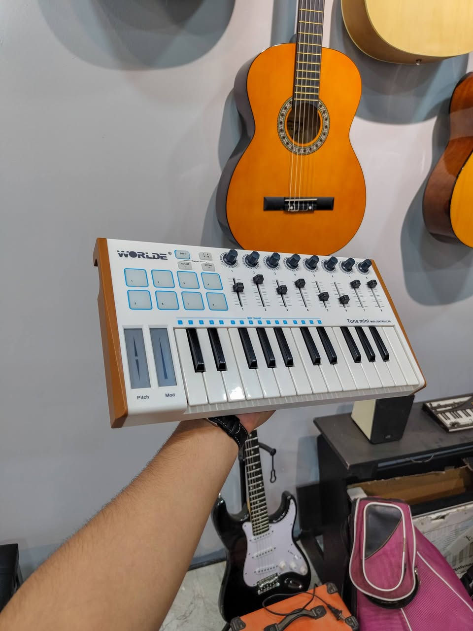متوفر Midi keyboard باسعار مناسبة
للتواصل /*********** 
متوفر توصيل لجميع محافظات العراق
