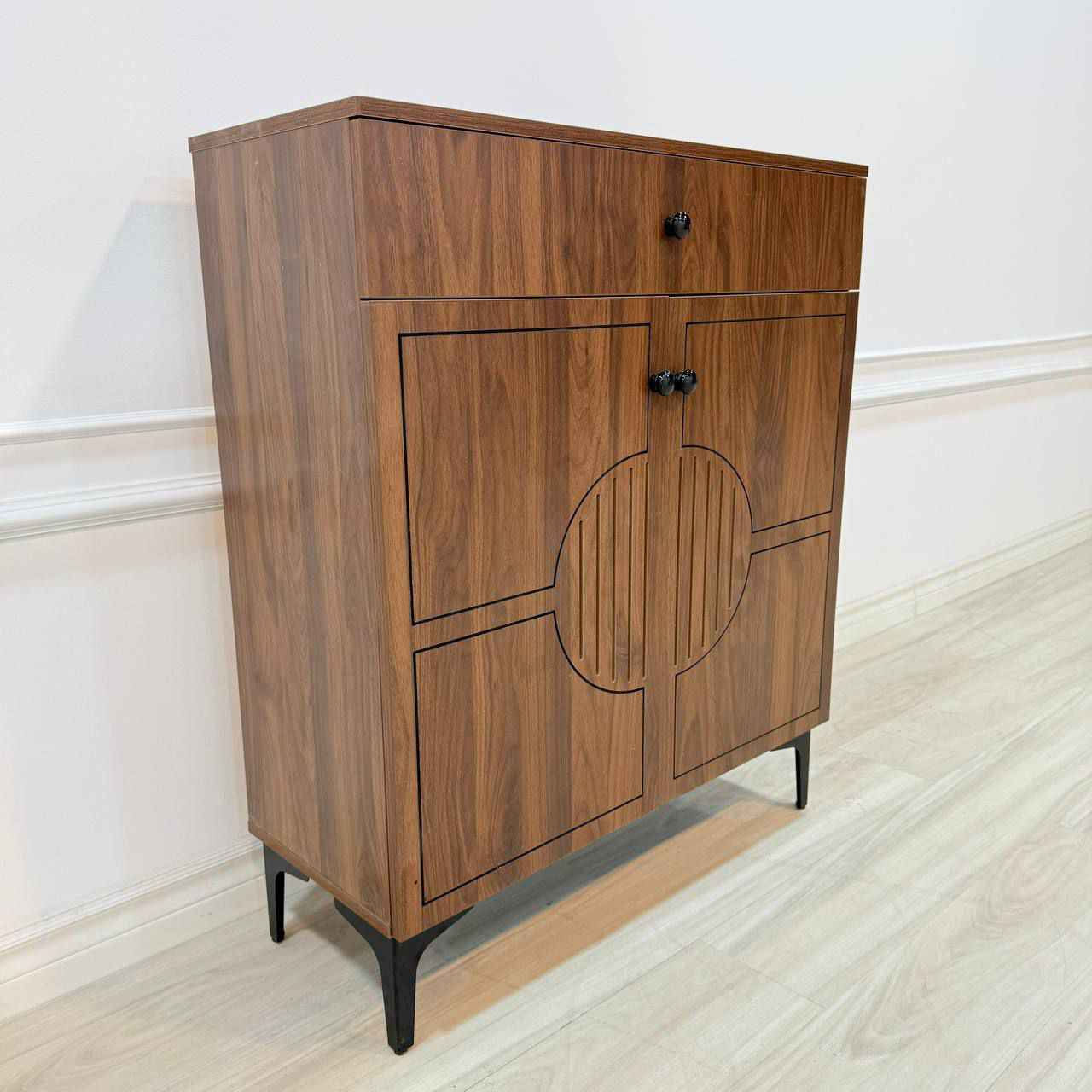 خزانه 2 باب  
خشب mdf 
عرض 80 سم 
ارتفاع 95 سم 
عمق 32 سم بغداد, العراق


**إذا كنت صاحب هذا الإعلان وتريد حذفه لأي سبب، رجاءا أرسل رسالة إلى الدعم الفني**