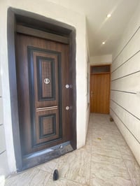 للايجار في السيدية وحدة سكنية طابق ثاني مساحه ١٢٥ مدخلين  تحتوي على غر...