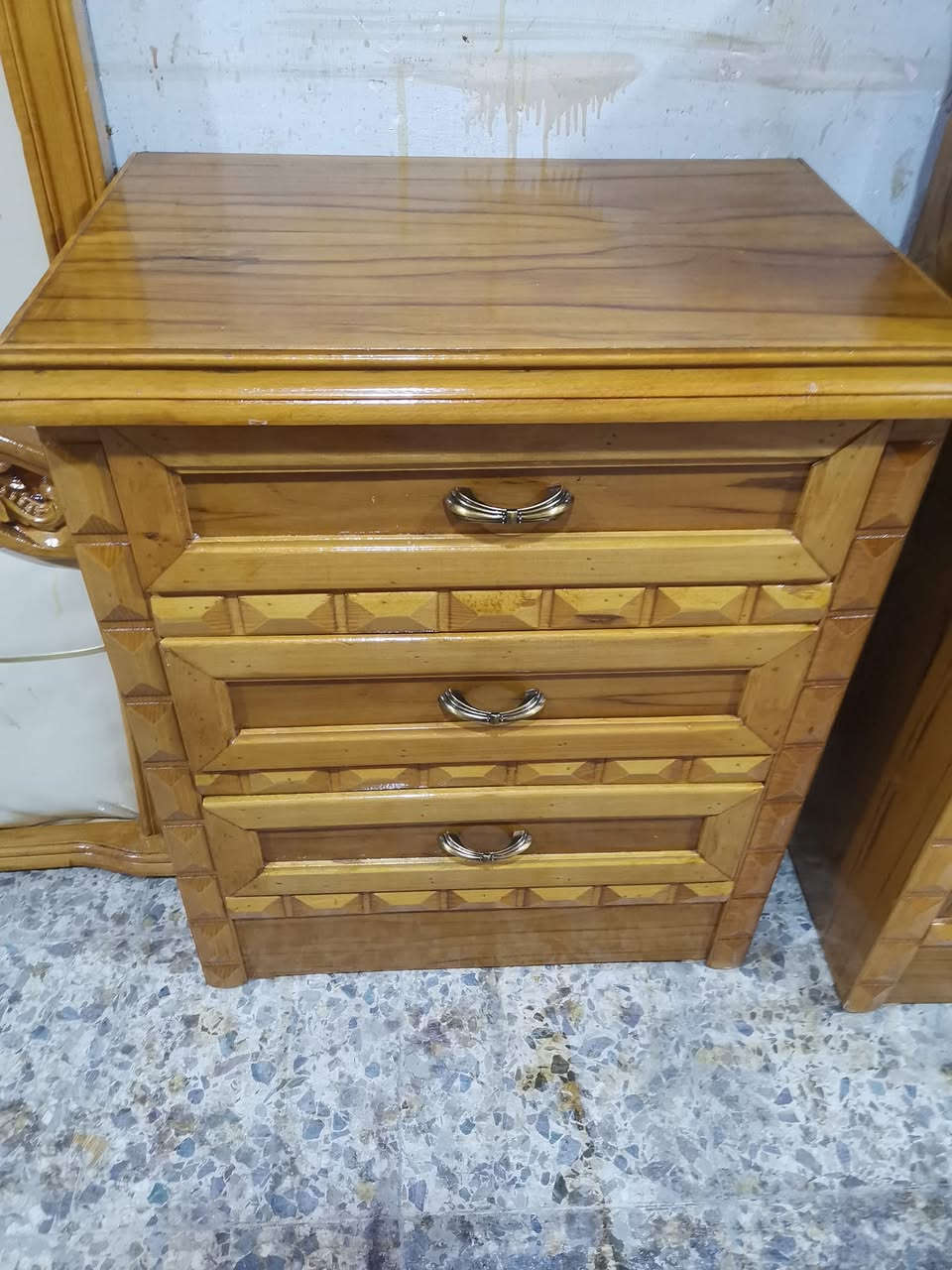 السلام عليكم
غرفه ٦ وملحق صاج داخل وخارج الظهر جرجوبه مستعمل اخت الجديده شغل ثقيل جدا جدا الغرفه كله نقش زان مصري الزاويا بابين وملحق الغرفه موديل ام الكوخ الدنك كله كص البقلاوه وبلعافيه علئ الي اتكون من نصيبه نظافة الغرفه ميه بلميه
للحجز والتواصل علئ الهاتف او واتساب ***********
يوجد توصيل جميع المحافظات
العنوان بغداد السيديه حي الاعلام شارع قطر الندئ
