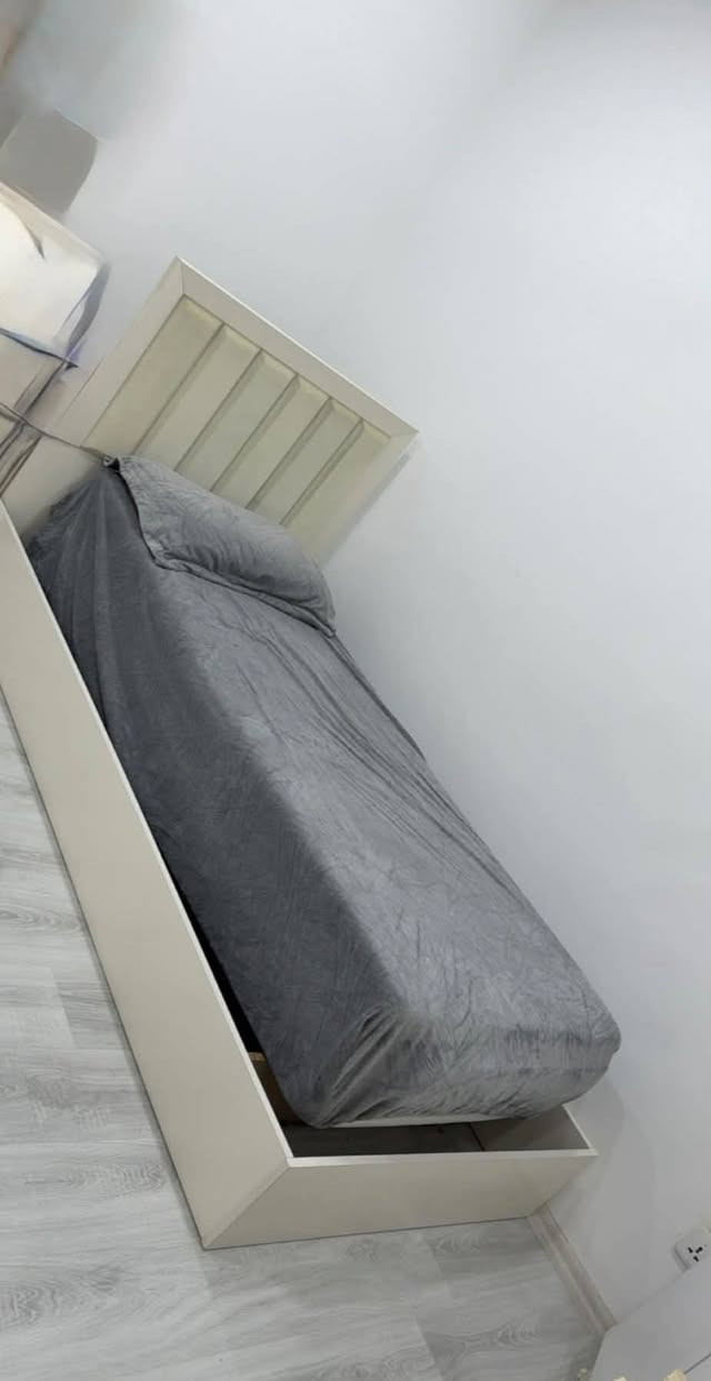 اغراض بيت للبيع كلش جدد اي عيب مابيهم العنوان اربيل عينكاوا تواصل خاص


**إذا كنت صاحب هذا الإعلان وتريد حذفه لأي سبب، رجاءا أرسل رسالة إلى الدعم الفني**