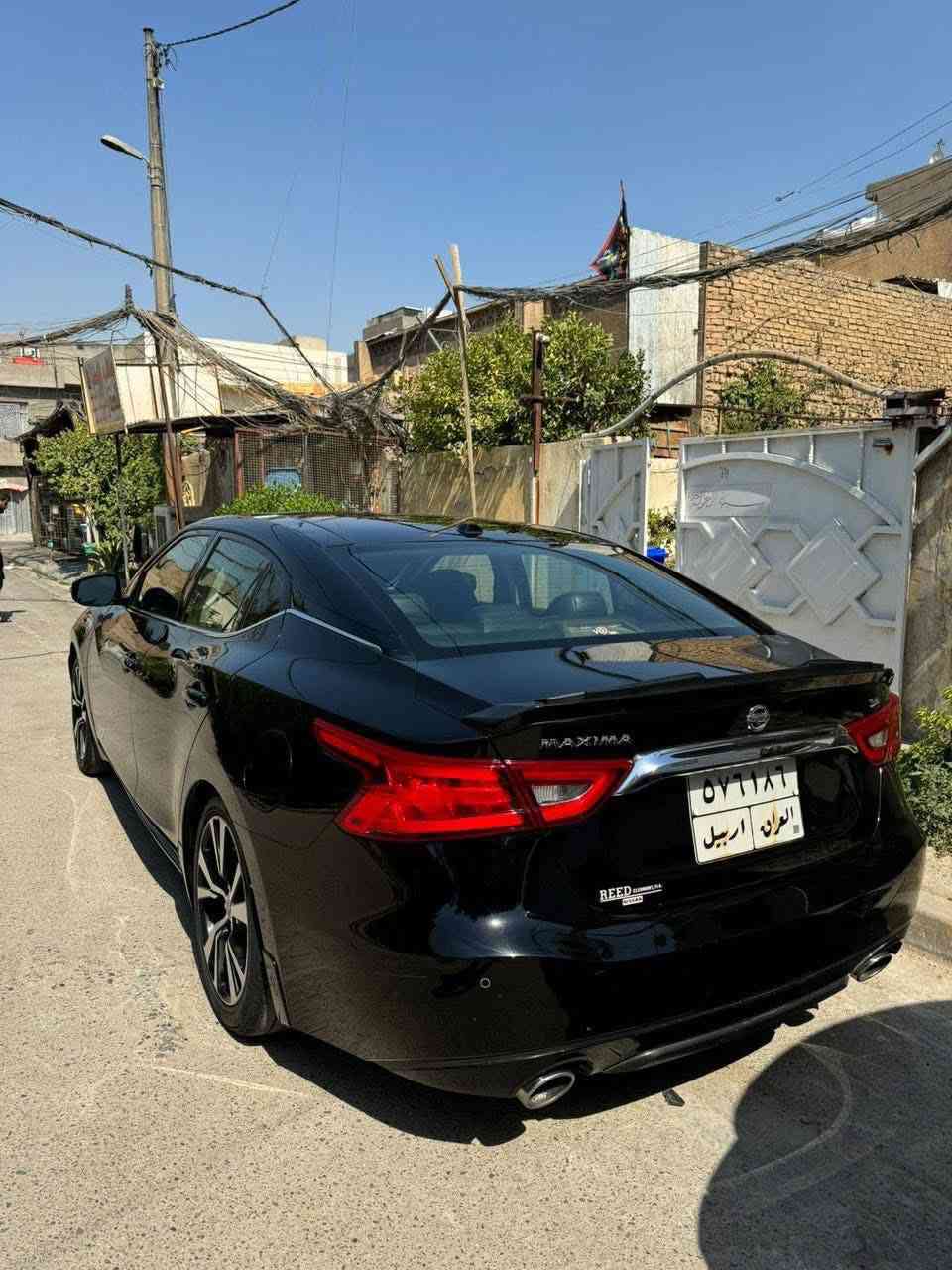 بسم الله الرحمن الرحيم
اللوان : اسود 
موديل :- ٢٠١٨
عداد المسافة : ٦٧ الف ميل
حجم المحرك 3500
صور الحادث مرفقه بالمنشور حادث سطحي و حلو 
المواصفات : SL 
 ابواب بصمة
فتحة بانوراما 
بصمة تشغيل عن بعد 
شاشة دشبول ديجيتال
كاميرا خلفية 
نقطة عمياء 
اوتو ستوب
رادار امامي  (التحذير من الاصطدام)
حساسات امامي
حساسات خلفي 
نظام : Normal 
نظام : Sport
كشنات جلد
كشنات كهربائي
كشنات هيتر
تحكم استيرن 
استيرن هيتر
تبريد قطعتين
نقطة عمياء  بلاتينيوم 
شاشه 
رقم شمالي تريد تحويل تريد وكالة 

السعر ١٤٠$ وبيها مجال 
مكان السياره بغداد الكاظمية 
***********
