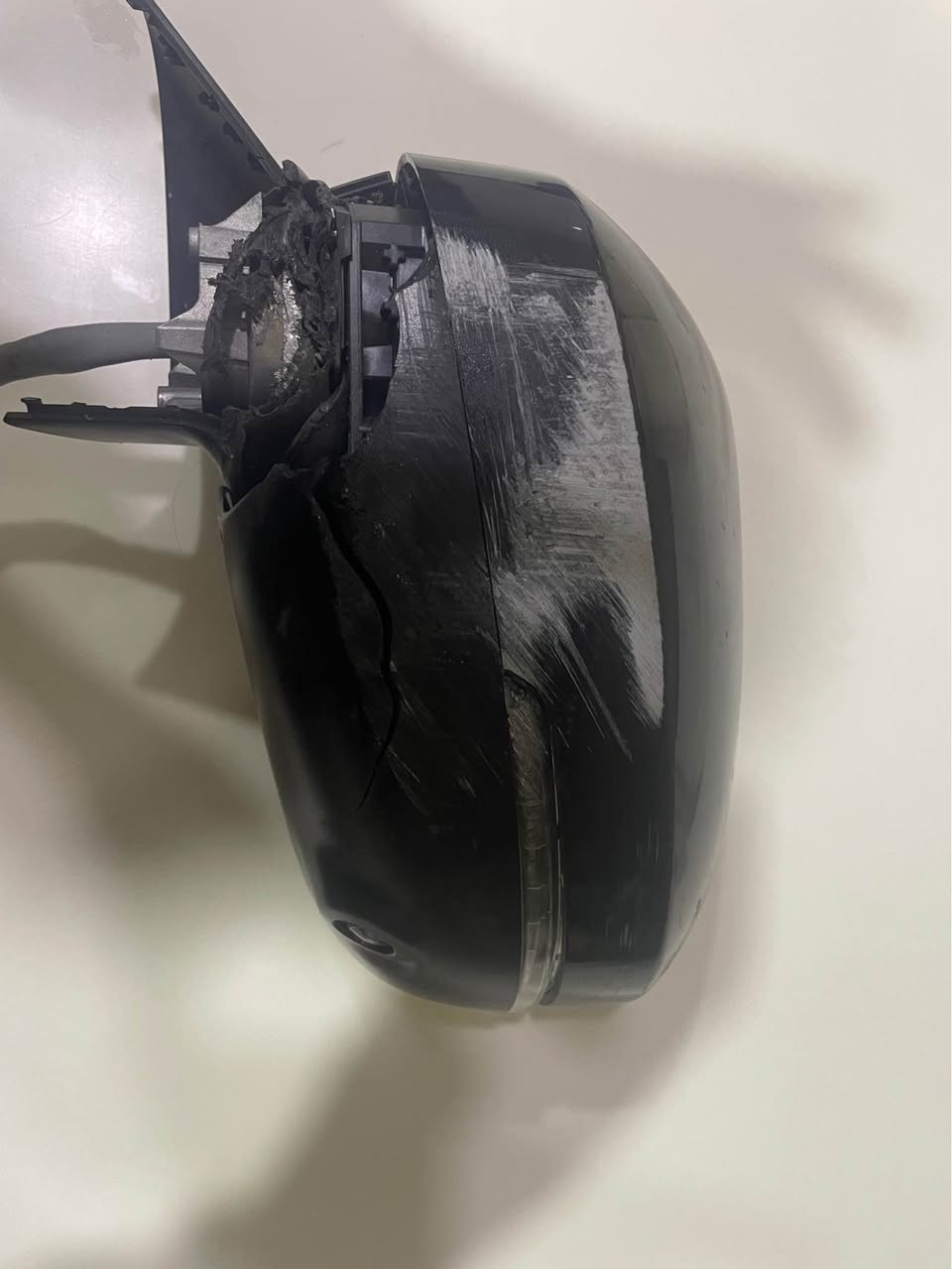 مرآة جانبية ( جهة السايق) لسيارة ميتسوبيشي اوتلاندر..موديل..SE 2025 للبيع، جام أشارة الرادار مع الكاميرة..السعر  80 الف..***********, دهوك.. دهوك, العراق
