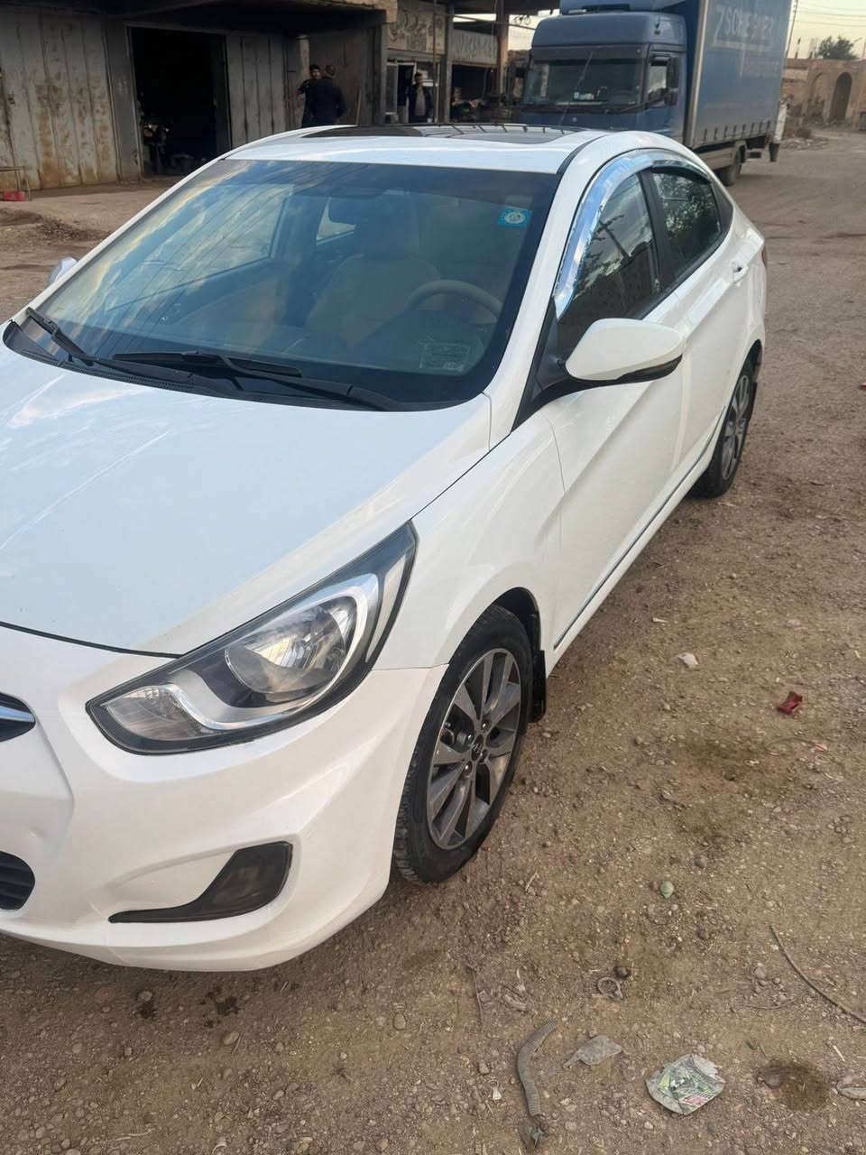 اكسنت خليجي للبيع موديل 2015رقم انبار تحويل مباشر قطرتين المرغوب السونار مرفق السياره مكفوله من الصبغ والضرر عدى شبر كير محرك صدر تبريد تخم تاير كله جديد تراي للبصره فتحه سقف السعر 115 وبيه مجال العنوان الانبار الرمادي حي الشركه انا مكلف بنشر الاتصال على الرقم صاحب السياره ***********
