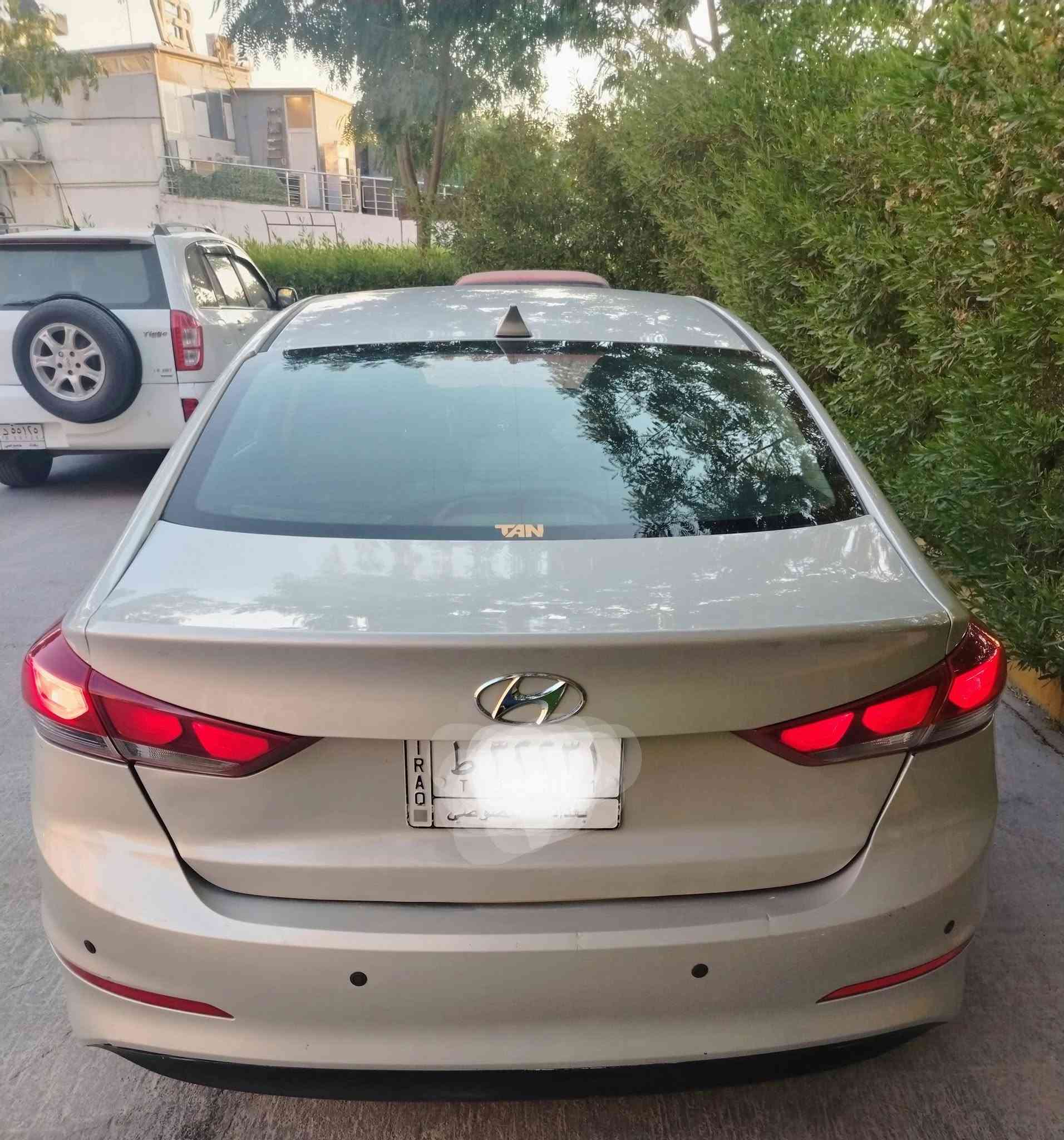 االسلام عليكم النترا ٢٠١٧  داخل عسلي نضيفه جدآ وجاهزه من كلشي وارد امريكي  سياره نضيفه واستخذام بيت رقم بغداد شرط التحويل صور الحادث مرفقه
دواخل سليمه لغود شواصي سليمه
منضومت تبريد جديد ثلللج
تايرات تخم
حداديه جديده
شاشه عرض كارربلي
شاشة صغيره لعرض العطلات
دوشمت داخل جلد
كاميرا دواره تحكمات استيرن
نضام تزحلق
مكينه ٢٠٠٠ دوش كير ايتي
للاتصال ***********ملاحضه مكلفون في النشر ساكن بغداد الكرخ السعر ١١٥ وبيهه مجال حق العمله يعني موااكثر
