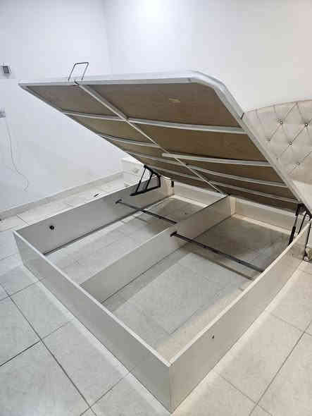 بسعر مناسب غرفه نوم نفرين تركي 5 قطع نضيفه حيل
*********** ***********
