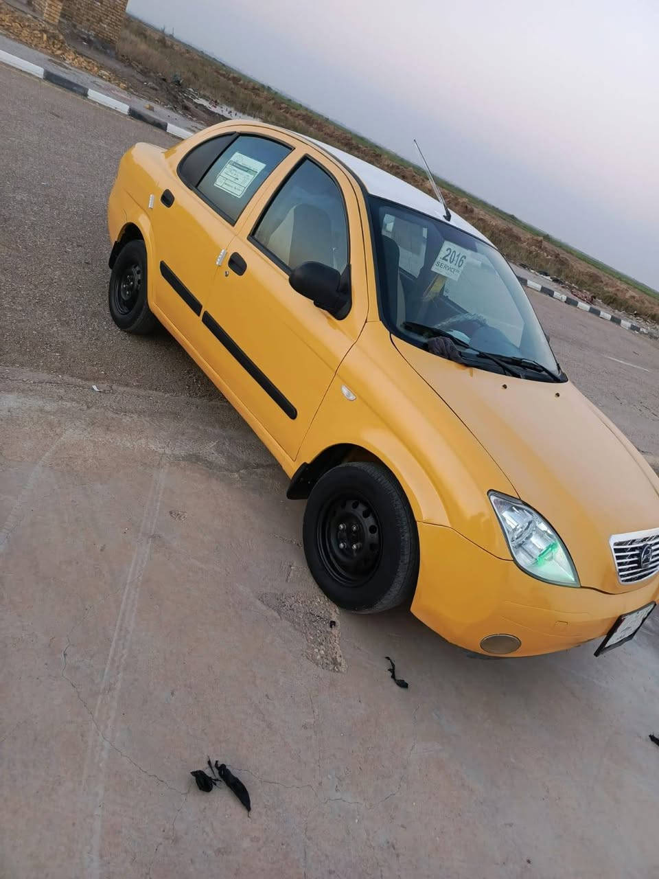 سلام عليكم طيبه البيع موديل 16  سياره مكفوله كير مكينه تخم تاير جديد حداديه جديده باتري جديد تبريد شغال مصفره هيئه وغرامات سنويه 28 تحويل ثاني سعر 43  مكان سياره كوت مركز المدينة رقم ***********
