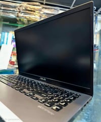 Asus X509 • i5 الجيل الثامن • ٢٥٦ جيجا SSD