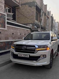لاندكروز 2020 ماشيه 55 كفاله عامة شرط الفحص تايرات دنلوب جديد  ماحجيلك...