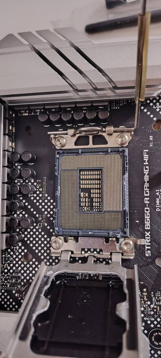 تحيه طيبه للجميع 
السعر ٢٠٠ الف

متوفر مذر بورد للبيع انتل GEN 12 13 14 DDR5
ASUS ROG STRIX B660-A GAMING WIFI D5

مستخدم استخدام شخصي 
 مضبوط والضمان الي تريده حاضر بي
للتواصل *********** واتسب 
مكاني موصل توصيل موجود
