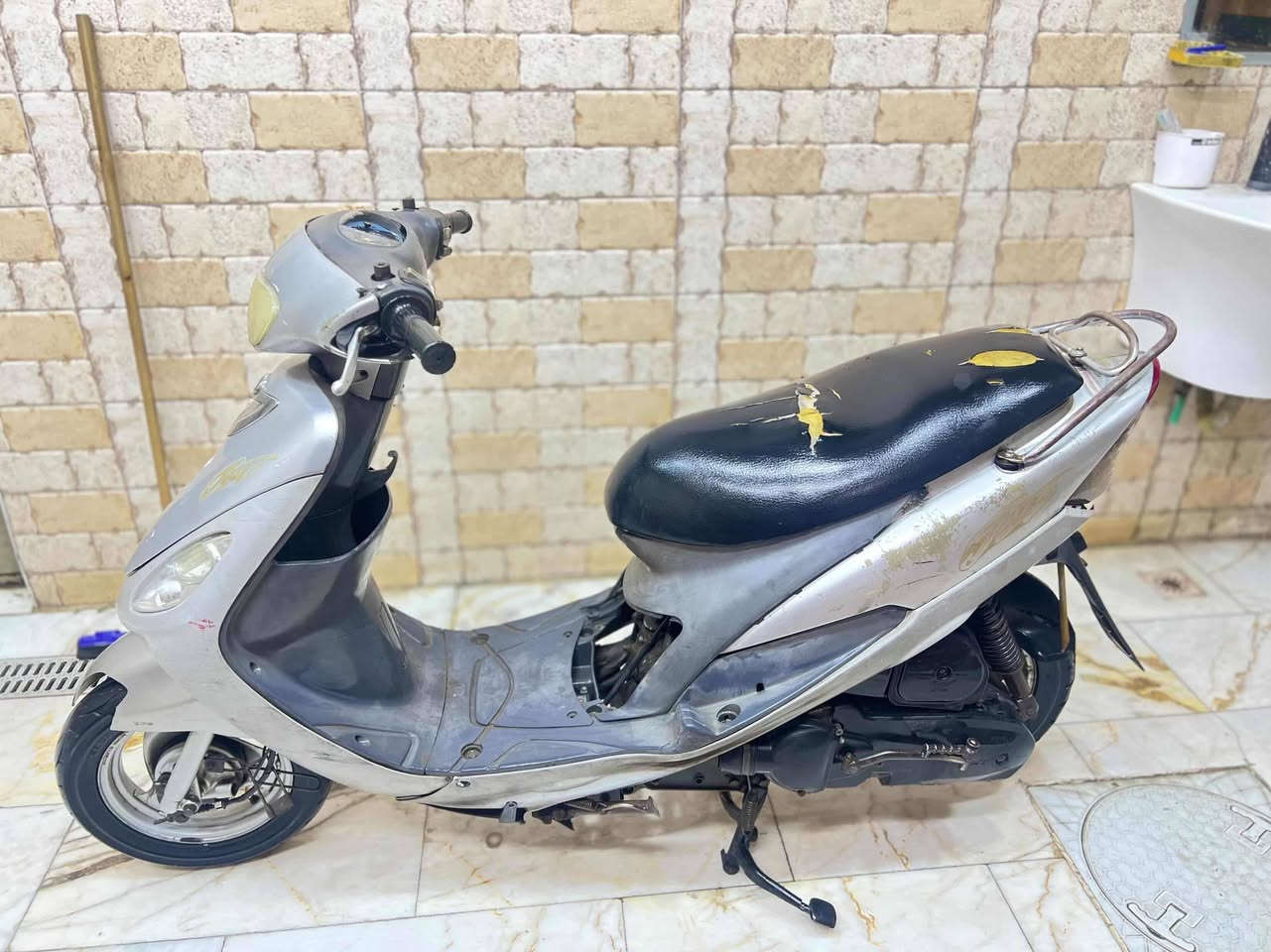 سلام عليكم ماكس منغولي دراجه يرادلها ترتيب طافيه الدراجه 
اكفلها الك فقط ولفات يرادلها  ماعندي مجال الها بيع مستعجل 
مكاني مدينه الصدرر  سعر خاص مكلف


**إذا كنت صاحب هذا الإعلان وتريد حذفه لأي سبب، رجاءا أرسل رسالة إلى الدعم الفني**