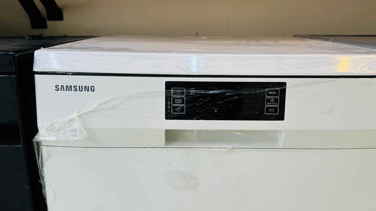 غسالة صحون ماركة سامسونك نظيفة جدا 3مرشات حديثة جدا💥💥💥
السعر 300الف❤️❤️❤️
. موصل الجانب الايسر /حي المثنى 
🌿🌿🌿🎀🌿
الشارع المقابل لمنتزه المثنى
✅شارع عمارة النخيل 
✅وماكس جيم 
✅وازياء النمور 

داخل الفرع بالنزول قرب كراج  غسل السيارات   

(منزلي) لبيع الاثاث المستعمل 
متواجدون من الساعة ال3 الساعة 10 مساءاً 

الاتصال  من بعد  الساعة 2ظهرا  الى 12مساءا 

*********** موصل, نينوى
