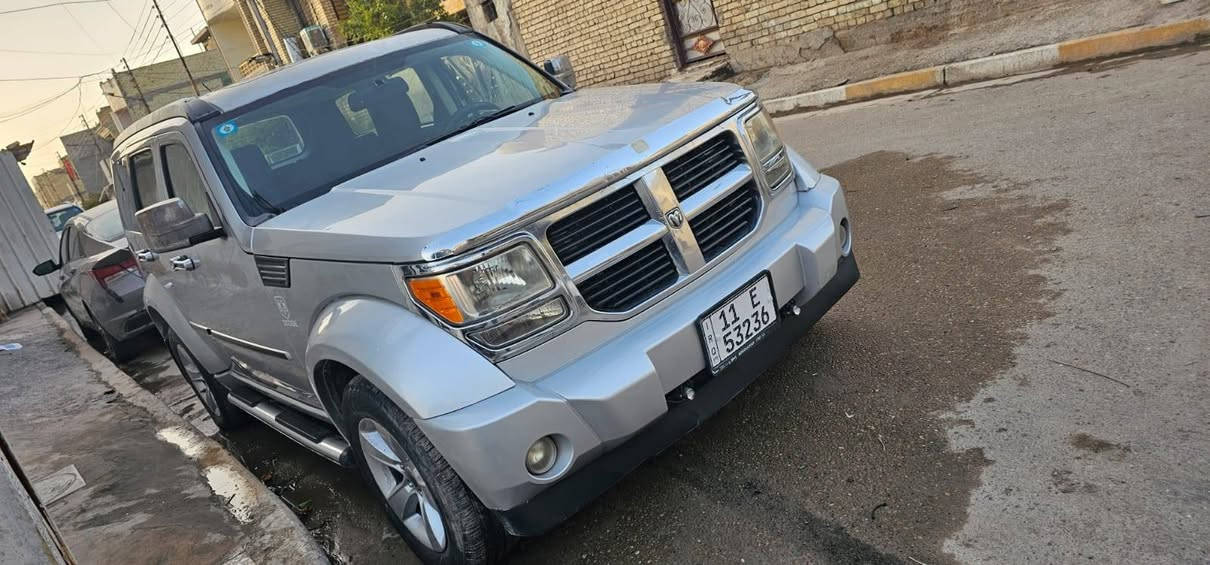 دوج نترو موديل 2007 
 فول موصفات RT 4WD
***********
 بسمي رقم انكليزي حادث جاملق سايق فقط 
وصبغ ربع باب السياق ودعاميات مصبوغه 
 محرك وكير مكفولات 
 شاشه كامره خلفيه تحكم مري 
فتحه سلايت مري شفط 
كشن كهرباء سنتر لوك تخم تاير نضيف
 مابيها نقص بس تبريد منقص غاز
 السعر 75 العنوان بغداد حي البتول للاتصال *********** بغداد, العراق
