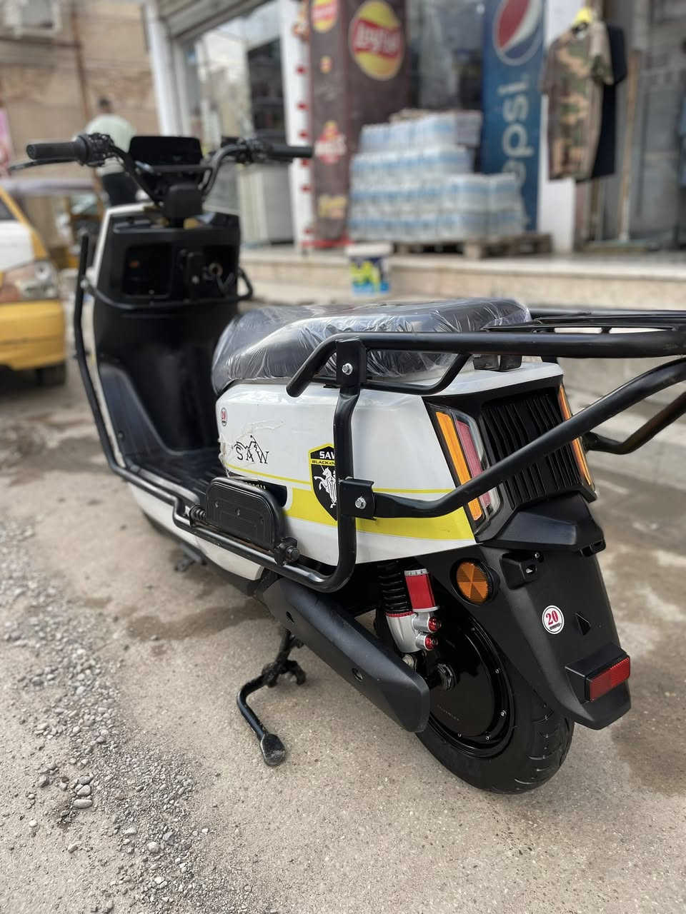 السلام عليكم دراجة سكنس 2025
6 بطاريات جدد 
بصمه انذار سرقه 
قفل ستيرن 
لايت عالي ناصي 
دبل اشاره 
منفذ يوبيس 
السعر 525 وبيها مجال 
العنوان بغداد بلديات 
الرقم ***********
