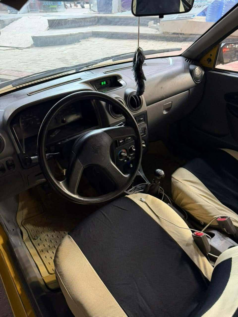 السلام عليكم سايبا١٥ صفراء رقم بغداد انكليزي هزة جديدة شهر الواحد مصفرة هيئة وغرامات  بحالة جيدة شواصي بلاديه الاتصال على الرقم ***********
