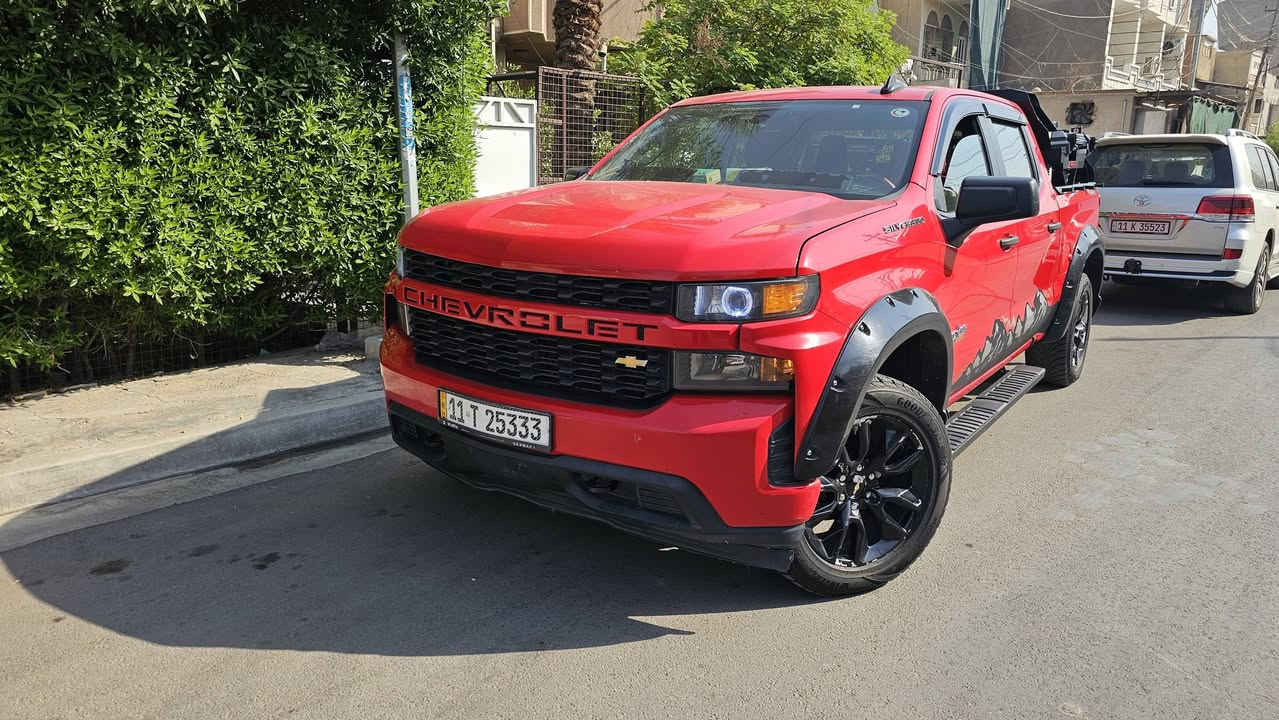 سلام عليكم
سلفرادو موديل ٢٠٢٠ 
للبيع  باب طويل بدي قصير المرغوب 
مكينه ٦ سلندر حجم المحرك ٤.٣ 
ماشيه 80 ميل 
ادامه كامله مناقصه برغي ولا مشتغل كلوب بلدشبول 
تخم تاير امريكي اربع فصول بلجيس 
صدر كله بلادي 
كير ادامه كامله من دهن وفلتر 
الاضافات 
محجر ٨٠٠$ 
نفخات جاملغات 
سبنسرات 
دوسات 
مطريات 
منضومه زنون كامله ب ٣ ورقات 
السياره جاهزه شغل وطلع 
السعر 230 ورقه وبيهه مجال حك الجيه 
صور الحادث بلمنشور  
رقم بغداد انكليزي باسمي 
***********
