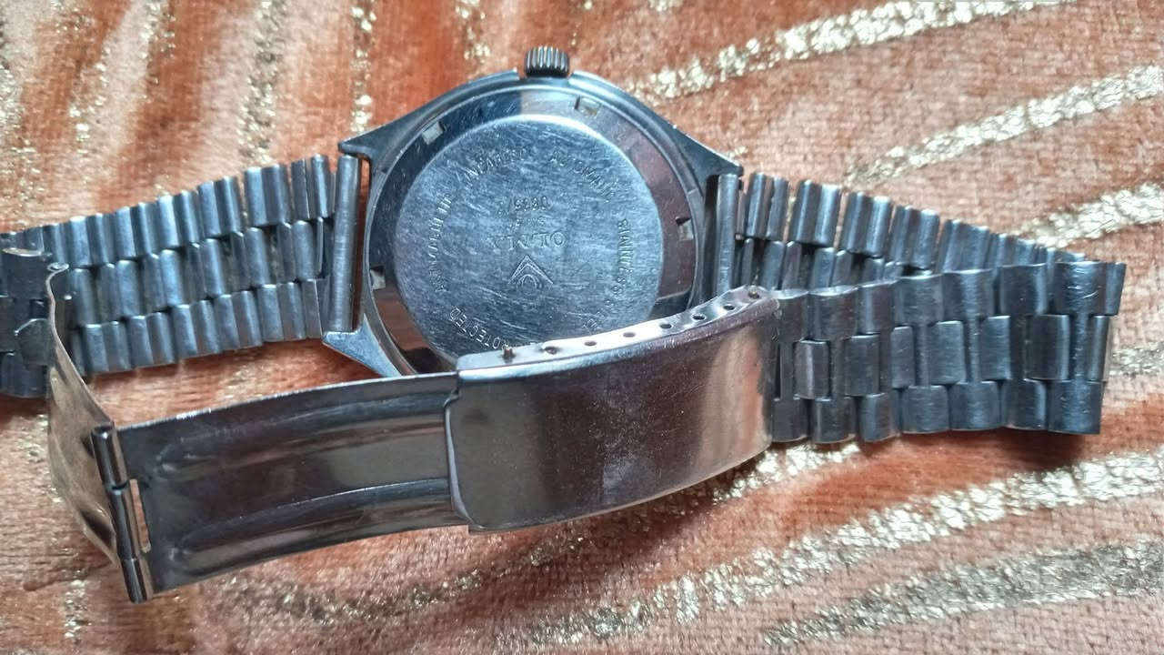 ساعة نوع اولما مضبوطه بالوقت 
انتاج قديم السعر ٨٥ الف اوتوماتيك


**إذا كنت صاحب هذا الإعلان وتريد حذفه لأي سبب، رجاءا أرسل رسالة إلى الدعم الفني**