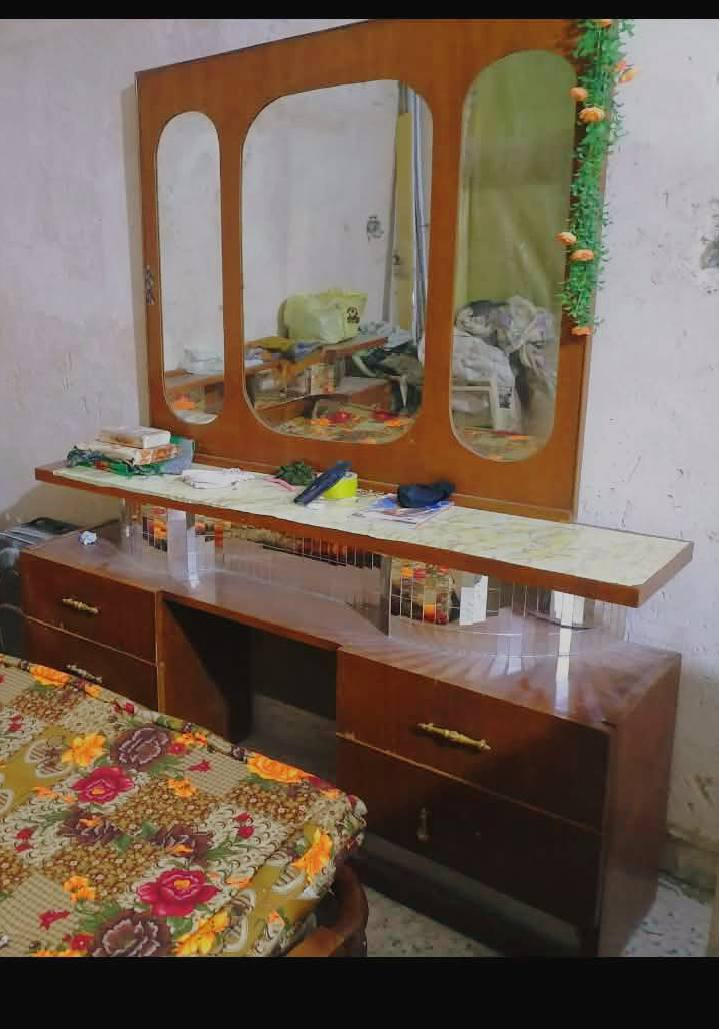 تخم للبيع 10 مقاعد 190
غرفه. 90 الف 
حله نادر الثانيه 
***********
