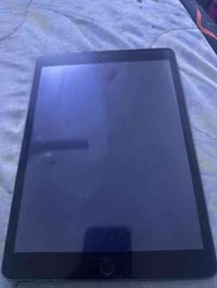 ايباد ٩ذاكرة ٦٤ تليفون ميصرف شحن فقط مخلي لل ببجي تليفون فقط دكمه واكف...