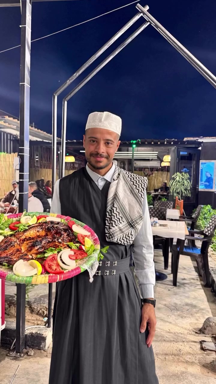 ⁨ ⁨ تشرفنا بزياتكم حباييب 
مستعدين لتجهيز كافة مناسباتكم وافراحكم 
وايضا لتجهيز المواكب 

📞 ***********

🚚 توصيل مجاني داخل البنوك
🚚 ويتوفر أيضاً توصيل إلى خارج البنوك

🕛 متواجدين يومياً من الساعة 9 صباحا ولغاية 12 ليلاً

👨‍👩‍👧‍👦 توجد صالة خاصة ومريحة للعوائل

✨ ننتظركم يومياً بأطيب الأكلات وأجمل الأجواء.⁩⁩

