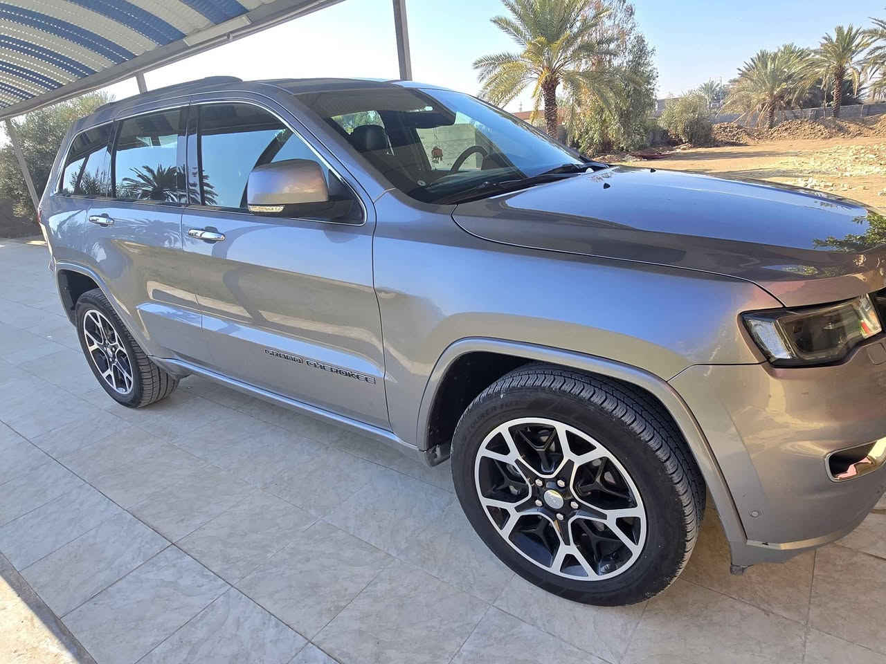 السلام عليكم
جيب موديل 2019 خليجي للبيع 
رقم اربيل ب اسمي تحويل او وكاله ماشية 90 الف حقيقي تخم تاير حدادية جديدة سيارة فول مواصفات 
السيارة مكفولة من كلشي بيها شبر صبغ بالجاملغ الامامي الايمن فقط 
بصمة⁩
محرك كير مكفولات ⁦
تبريد قطعتين 
كروز سرعة
بانوراما  
جنطة كهربائية ⁦
ستيرن كهربائي ⁦
حساسات  خلفية 
 اوتو ستارت  
انارات ترحيب 
تشغيل عن بعد 
 لدات داخلية  
شاشة جبيرة 
صدر امامي خلفي جديد 
داخل جلد   
لايت زنون  
منفذ USB امامي خلفي 
حساس مطر 
ويل 20مع تخم تاير جديد ⁦
هزة وفحص جدد+سنوية جديدة   
كشنات تدفئة امامي وخلفي +تبريد  
نظام  GBS 
وضعيات قيادة 
نقاط عمياء +كاميرا خلفية 
دمامي خلفي
مري هيتر 
كشنات خزن 
نظام ايكو 
اشاير بلمري 
دخول ذكي

السعر 283 بيها مجال
*********** بغداد, العراق
