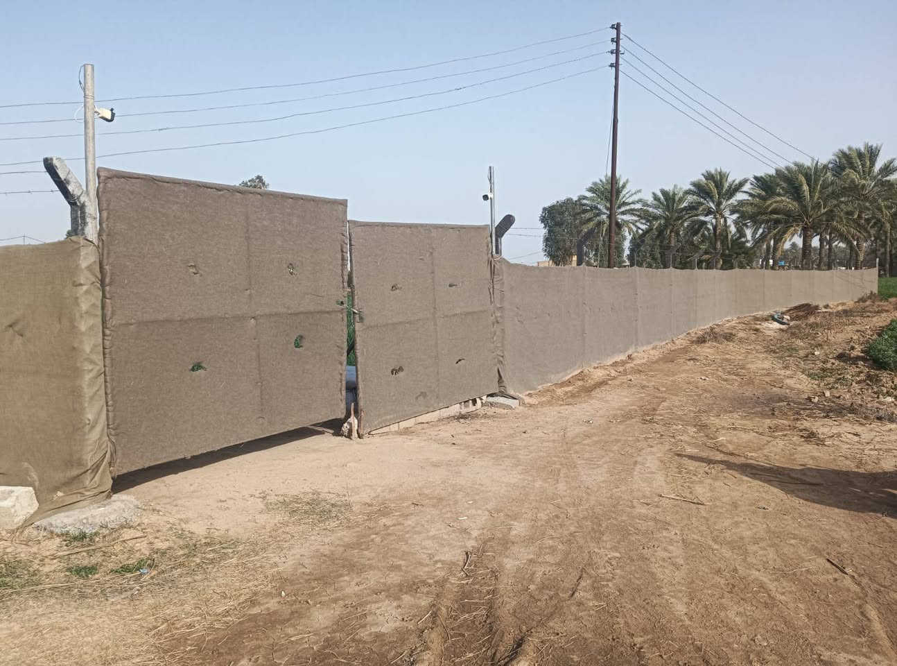 سلام عليكم يتوفر نص دونم واقع حال 2000 متر مقابل بسمايه سند 117 كافة الخدمات متوفر سعر 50 مليون قفل بدون عمله تفاصيل الاتصال وبيك خير ودلل بدارة أبو فهد العيساوي ***********
***********
