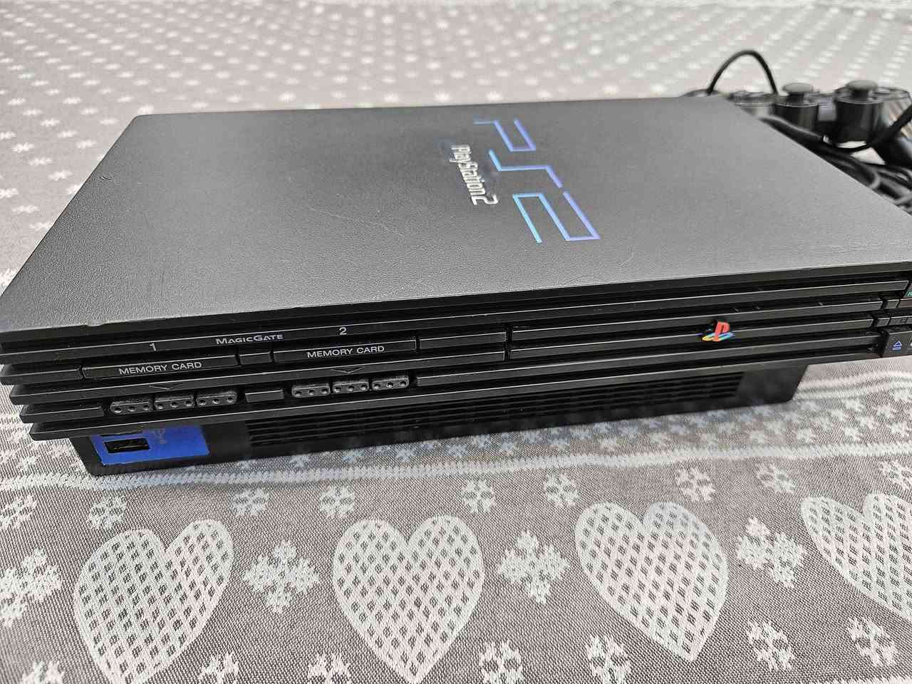 اتوفر جهاز بلي 2 Sony Playstation قطعة جدا نضيفه تخبل
موديل SCPH-50004 المعروف بالجودة مالته
🧩 الجهاز كامل الملحقات
1-جوستكات عدد 2
2-هارد مليان العاب هوة والراك مالته
3-ميموري وخزن وبرنامج اخر تحديث
4-فيشة الكهرباء 🔌
5-فيشة AV

الجهاز عالفحص تفحص وتتاكد كلشي سليم قبل الدفع 💵
برنامج الجهاز اخر تحديث ويشغل العاب بلي 1 و 2 👾
مثل ممبين بالمقطع 🎥
الجوستكات الي ويا اصليات 100٪ 🕹
اسود + اسود شفاف لون جدا نادر ومميز لكن بي كسر بسيط من يم الكير مابي اي تأثير مثل مواضح بالصور حال ماعجبتكم ممكن ابدلهه بأخرى سودة 
الهارد مالت الجهاز اصلي ويحتوي على تقريبا 100 لعبة بيهن العاب 1 و 2
وهاي لستة الالعاب
007 Quantum of Solace — بلي2
25 TO LIFE — بلي2
Bad Boys II — بلي2
Bad Boys Miami Takedown — بلي2
Batman Begins — بلي2
Batman Rise of Sin Tzu — بلي2
Batman Vengeance — بلي2
Ben 10 Protector of Earth — بلي2
Beyond Good & Evil — بلي2
Black — بلي2
Blade II — بلي2
Brothers in Arms RTH — بلي2
Bully — بلي2
Burnout 3 Takedown — بلي2
Call of Duty 2 Big Red One — بلي2
Call of Duty World at War — بلي2
Capcom Classics Collection — بلي2
Chronicles of Narnia — بلي2
Commandos Strike Force — بلي2
Conflict Desert Storm II — بلي2
Conflict Global Storm — بلي2
Conflict Vietnam — بلي2
Crash Bandicoot — بلي2
Crash Mind Over Mutant — بلي2
Crash n Burn — بلي2
Crash Nitro Kart — بلي2
Crash Twinsanity — بلي2
Dead to Rights — بلي2
5/3/01 — بلي2
Disney Pixar Ratatouille — بلي2
Disney Pixar Toy Story 3 — بلي2
Downhill Domination — بلي2
Dragon Ball Z Infinite World — بلي2
DreamWorks Shrek SuperSlam — بلي2
Dynamite Deka — بلي2
God Hand — بلي2
God of War II — بلي2
God of War — بلي2
Gran Turismo 4 — بلي2
Grand Theft Auto III — بلي2
Grand Theft Auto Liberty City Stories — بلي2
Grand Theft Auto Vice City — بلي2
GTA San Andreas — بلي2
Gunfighter II Revenge of Jesse James — بلي2
Gungrave — بلي2
Half Life — بلي2
Hitman 2 Silent Assassin — بلي2
Hulk — بلي2
Lord of the Rings The Aragorn's Quest — بلي2
Manhunt 2 — بلي2
Max Payne 2 The Fall of Max Payne — بلي2
Max Payne — بلي2
Maximo vs Army of Zin — بلي2
Medal of Honor Frontline — بلي2
Mega Man X8 — بلي2
Mercenaries — بلي2
Metal Gear Solid 2 Document of The Metal Gear Solid 2 — بلي2
Minority Report — بلي2
Mortal Kombat Armageddon — بلي2
Mortal Kombat Shaolin Monks — بلي2
MotoGP 3 — بلي2
MotoGP 4 — بلي2
Mr. Bean — بلي2
Need for Speed Underground 2 — بلي2
NFS Most Wanted Black Edition — بلي2
Ninja Turtles — بلي2
Okami — بلي2
One Piece Grand Adventure — بلي2
Pac-Man World 2 — بلي2
PES 2019 — بلي2
PES 2025 — بلي2
Prince of Persia The Two Thrones — بلي2
Prince of Persia The Sands of Time — بلي2
Prince of Persia Warrior Within — بلي2
Ratchet & Clank: Size Matters — بلي2
Red Dead Revolver — بلي2
Resident Evil 4 — بلي2
Resident Evil Outbreak — بلي2
RoboCop — بلي2
Rumble Racing — بلي2
Shadow of the Colossus — بلي2
The Shield: The Game — بلي2
Shrek 2 — بلي2
Silent Hill 2 — بلي2
Silent Hill 3 — بلي2
Silent Hill 4: The Room — بلي2
Silent Scope 3 — بلي2
Sniper Elite — بلي2
SOCOM II: U.S. Navy SEALs — بلي2
Shadow the Hedgehog — بلي2
Spectral vs Generation — بلي2
Spider-Man 2 — بلي2
SSX Tricky — بلي2
Street Fighter Anniversary Collection — بلي2
Tekken Tag Tournament — بلي2
Tom & Jerry: War of the Whiskers — بلي2
Conflict: Global Terror — بلي2

Pink Panther: Pinkadelic Pursuit — بلي1
Disney's Tarzan — بلي1
CTR: Crash Team Racing — بلي1
World Soccer Winning Eleven 3 — بلي1
Pepsiman — بلي1
Tomb Raider — بلي1
Tekken 3 — بلي1
Jackie Chan Stuntmaster — بلي1

للتواصل الخاص مفتوح
سعر الجهاز 75،000 📀

العنوان بغداد 📍
متوفر توصيل لجميع محافضات العراق 🚌🇮🇶 بغداد, العراق


**إذا كنت صاحب هذا الإعلان وتريد حذفه لأي سبب، رجاءا أرسل رسالة إلى الدعم الفني**