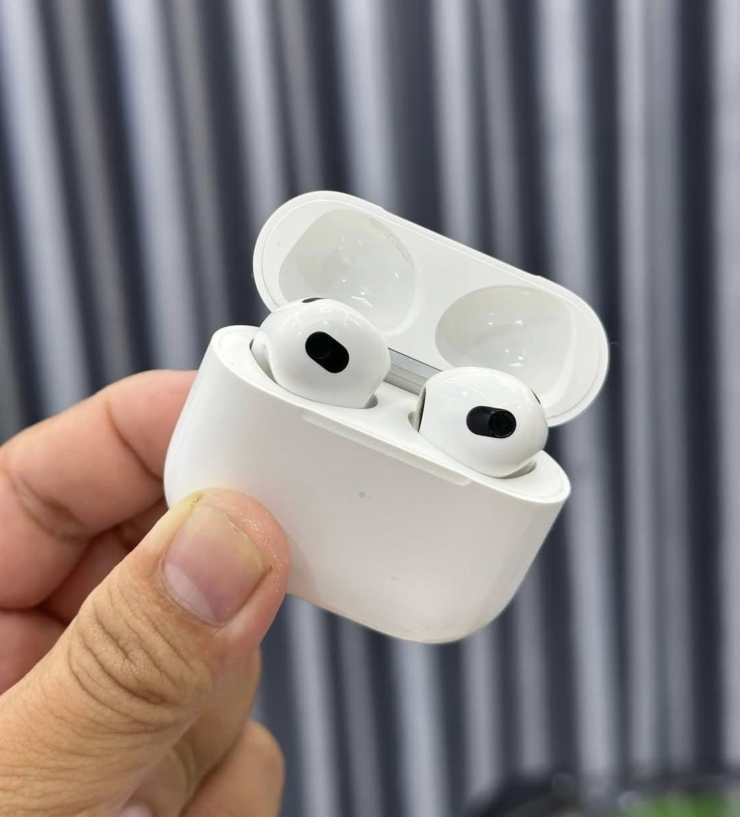 Air pods 3 اصلية باله أمريكي
بعدة بضمان شركة ابل بالإعدادات ما منتهي  النظافة 100% سيريل نمبر بموقع ابل ، شركة مصنعه ابل  امام مندوب وقبل دفع تكنك وتفحص 
السعر 25 الف بدون ربح يوجد توصيل سريع 
حجز واستفسار واتس اب فقط 
***********
