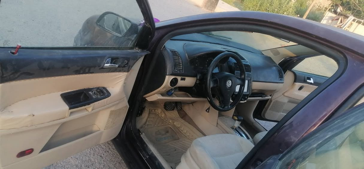 سلام عليكم للبيع كولف بولو موديل 2003
كير محرك خير من الله تأيرات زوج جديده
فقط السياره يحتاجلها مصرف للاستفسار على
الرقم *********** رقم انكليزي سنويه ساقطه
