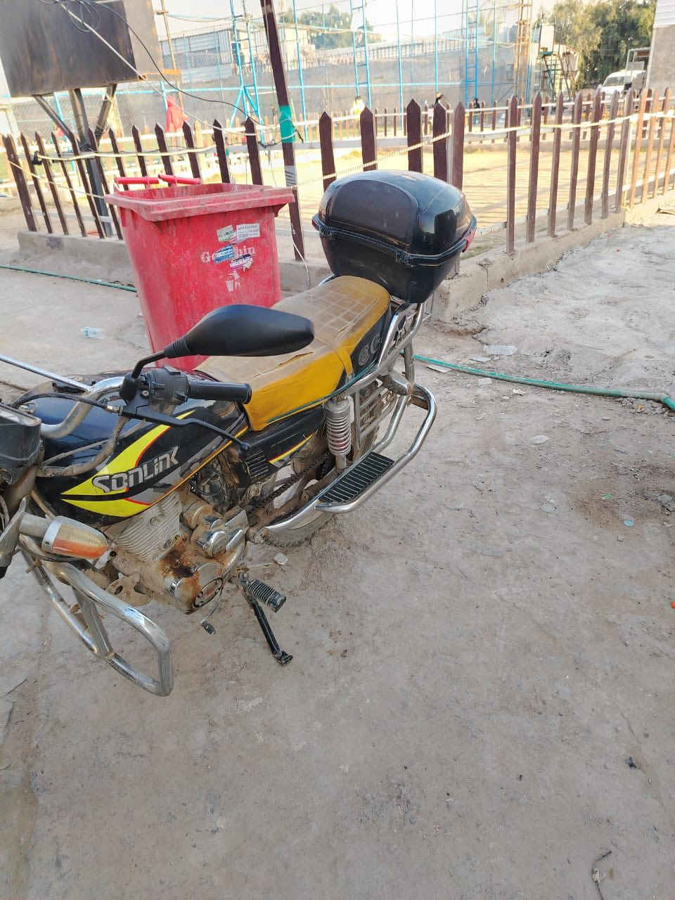 دراجه خمسة كير نظيفه مابيهة نقص برغي سلف هندر كلة شغال ب550 وبيهة مجال حك الجية المكان التاجي وهاذ رقم صاحب دراجه ***********
