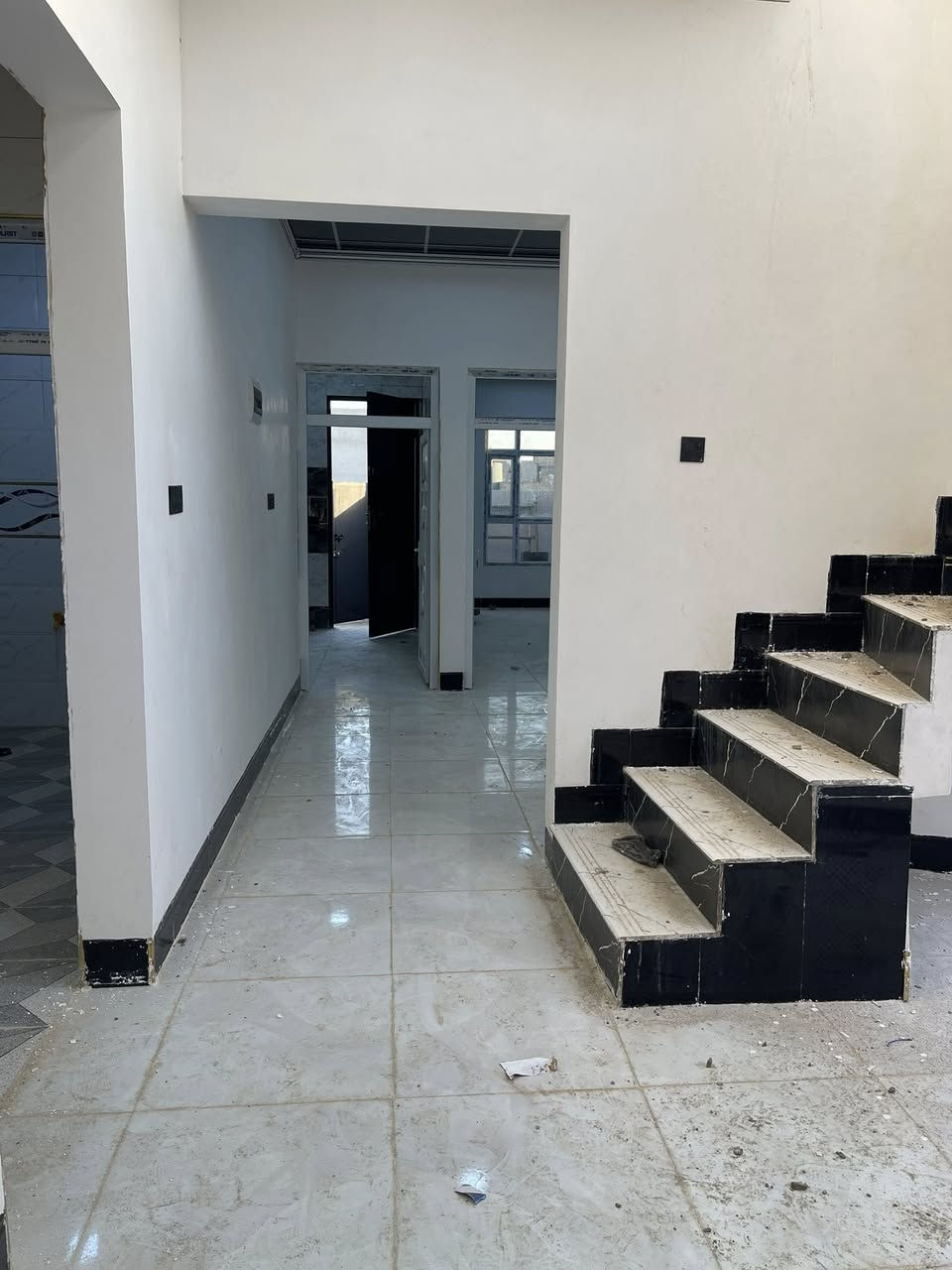 بيت للبيع العنوان قوسيات حي الزيتون مدخل اسواق ابو علي غرب جامع جبل احد المساحه 150 متر الاستفسار اتصل ***********
